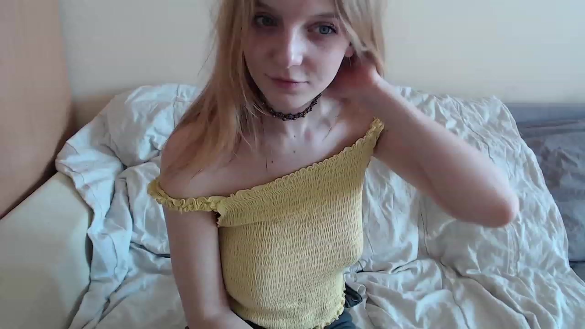 Gallery image thumbnail from LunarWltch's myfreecams stream on, 04/12/2023, 11:37 image 10 of 20