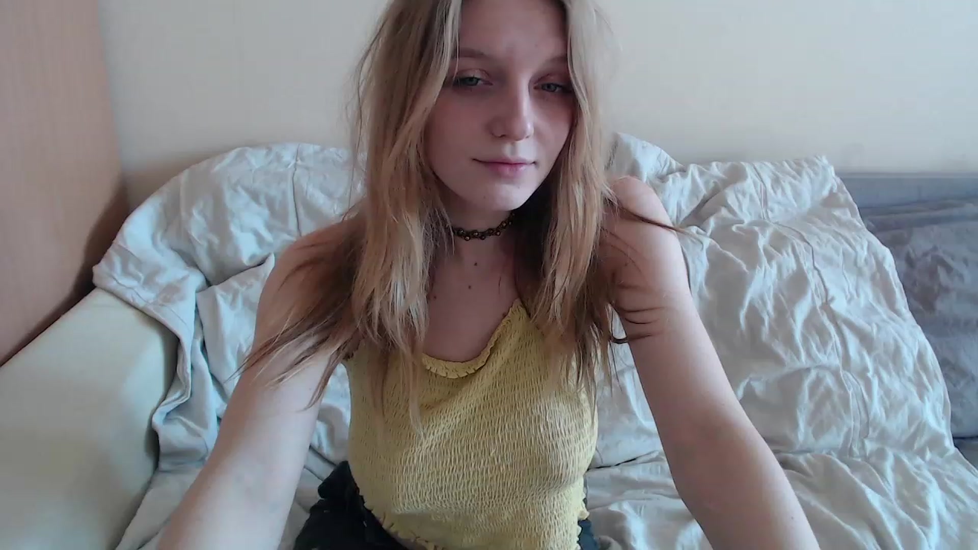 Gallery image thumbnail from LunarWltch's myfreecams stream on, 04/12/2023, 11:37 image 16 of 20