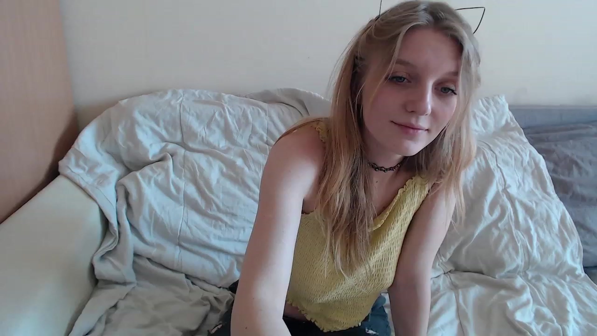Gallery image thumbnail from LunarWltch's myfreecams stream on, 04/12/2023, 11:37 image 17 of 20