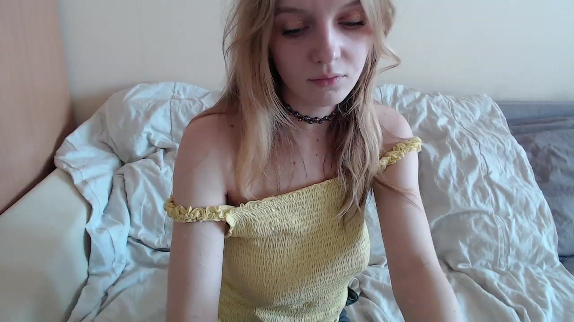 Gallery image thumbnail from LunarWltch's myfreecams stream on, 04/12/2023, 11:37 image 11 of 20