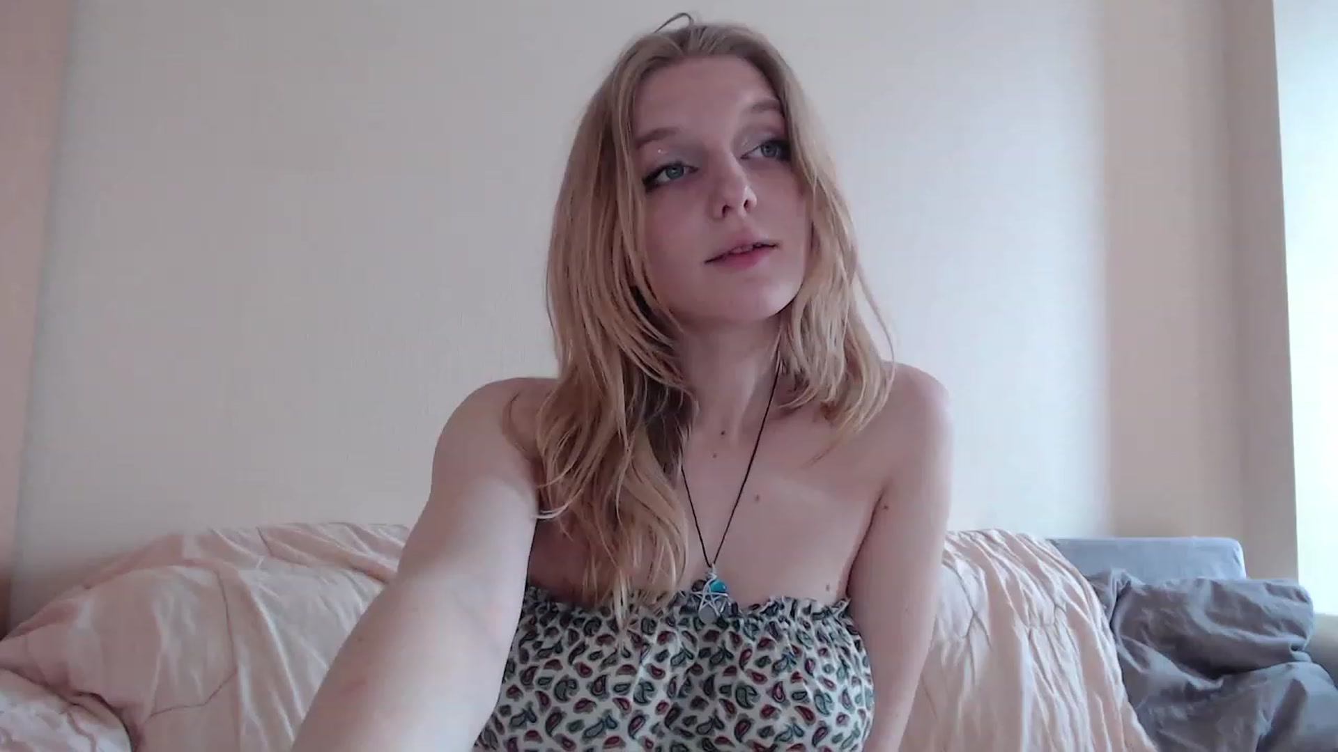 Gallery image thumbnail from LunarWltch's myfreecams stream on, 05/22/2023, 11:14 image 17 of 20