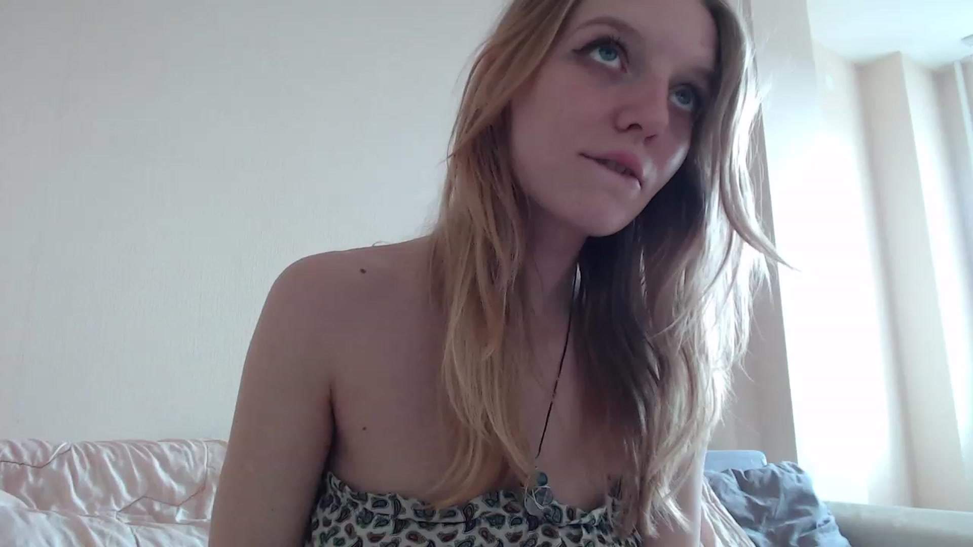 Gallery image thumbnail from LunarWltch's myfreecams stream on, 05/25/2023, 10:22 image 17 of 20