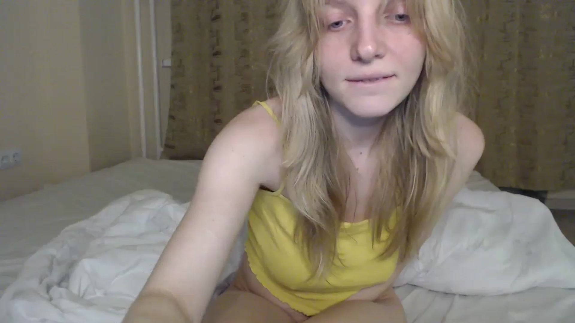 Gallery image thumbnail from LunarWltch's myfreecams stream on, 01/25/2024, 15:21 image 16 of 20