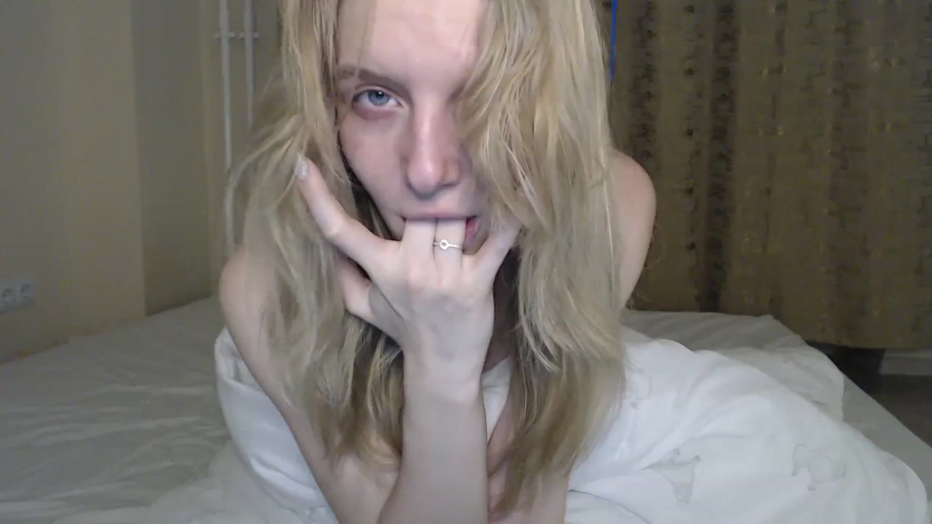 Gallery image thumbnail from LunarWltch's myfreecams stream on, 01/25/2024, 15:21 image 5 of 20