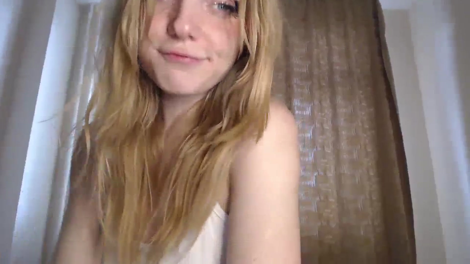 Gallery image thumbnail from LunarWltch's myfreecams stream on, 02/15/2024, 12:47 image 13 of 20