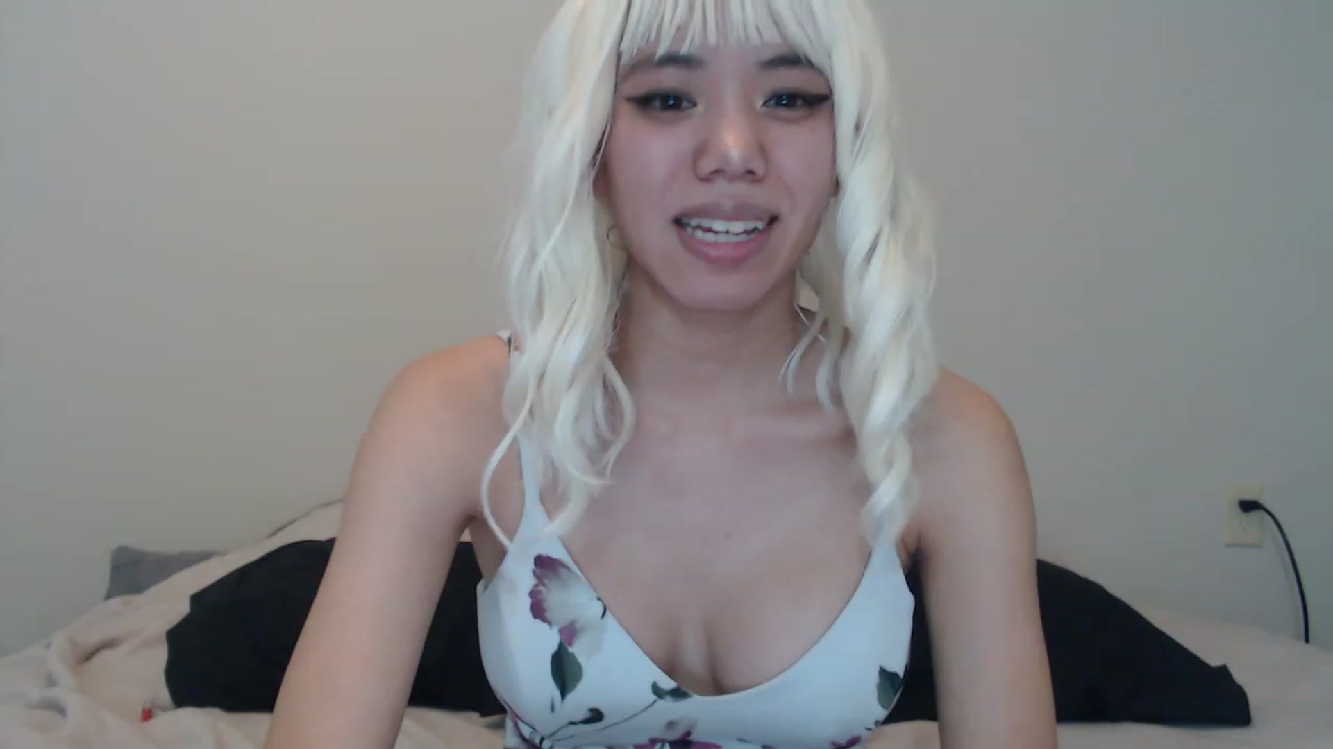 Gallery image thumbnail from LunariGoddess's myfreecams stream on, 12/23/2022, 21:30 image 17 of 20