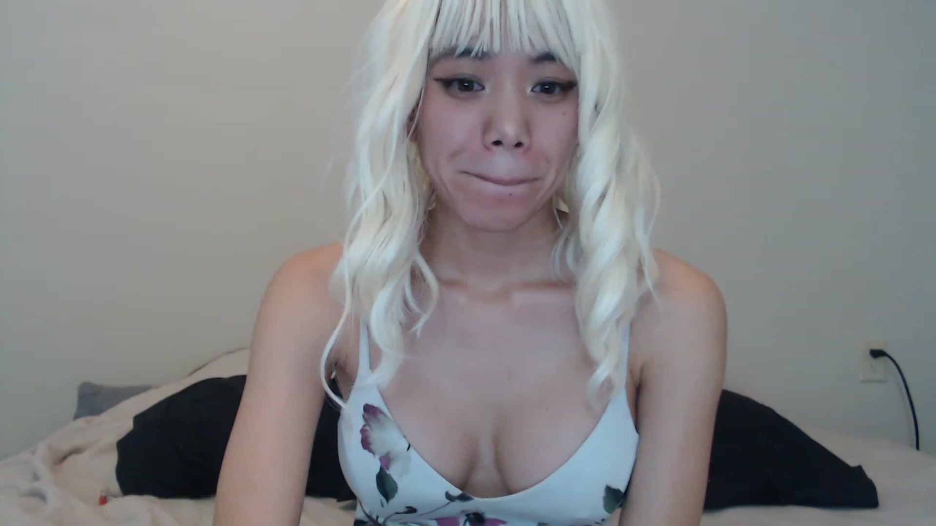 Gallery image thumbnail from LunariGoddess's myfreecams stream on, 12/23/2022, 21:30 image 19 of 20