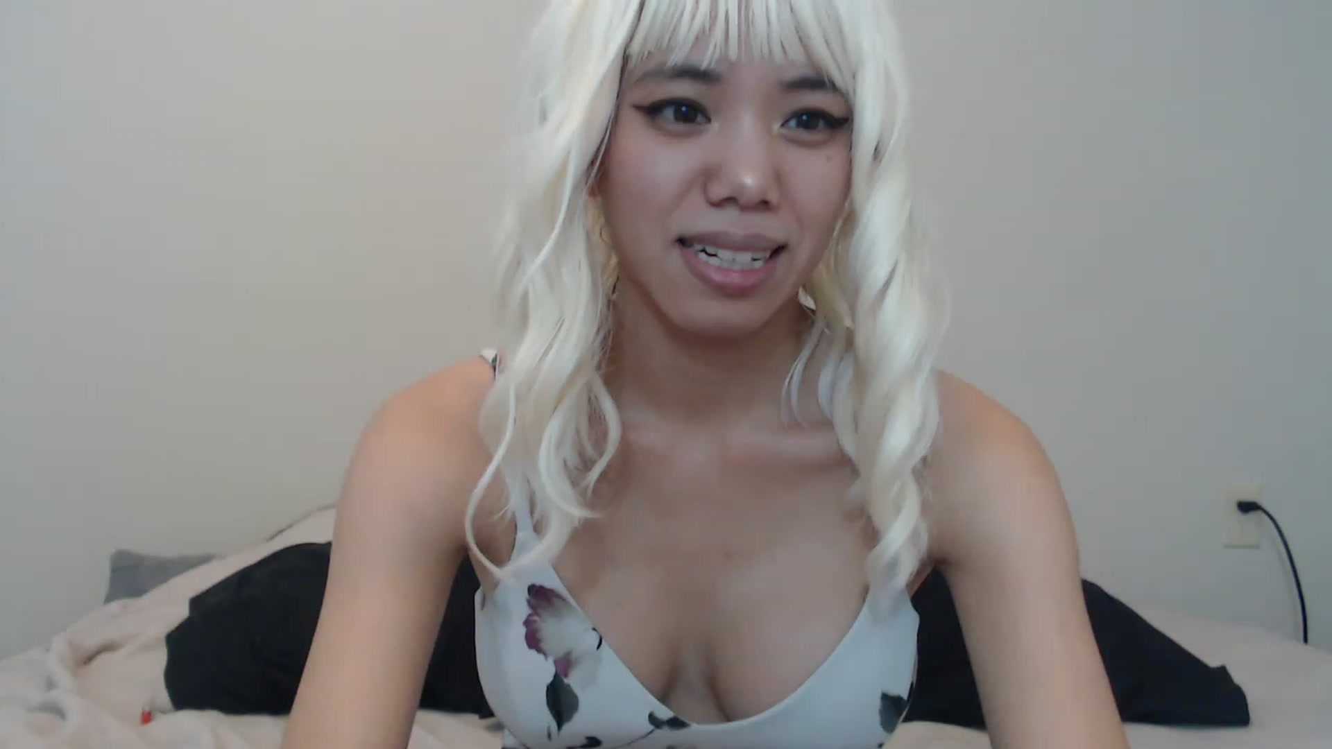 Gallery image thumbnail from LunariGoddess's myfreecams stream on, 12/23/2022, 21:30 image 15 of 20