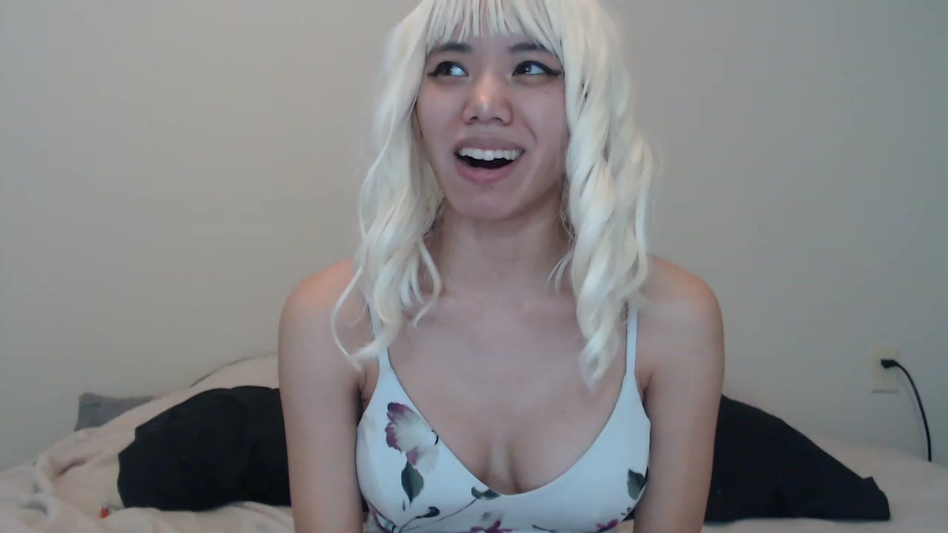 Gallery image thumbnail from LunariGoddess's myfreecams stream on, 12/23/2022, 21:30 image 16 of 20