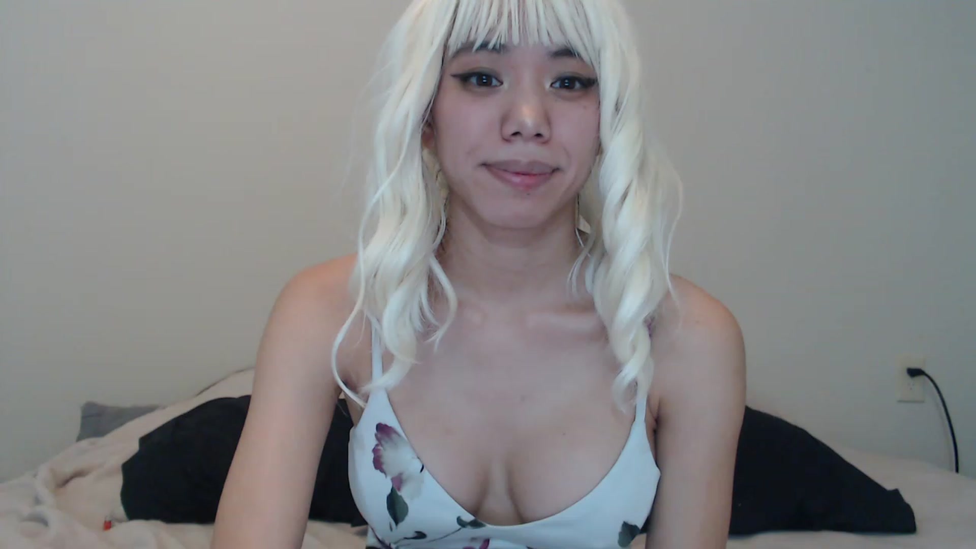 Gallery image thumbnail from LunariGoddess's myfreecams stream on, 12/23/2022, 21:30 image 20 of 20