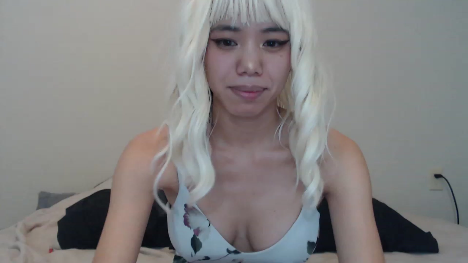 Gallery image thumbnail from LunariGoddess's myfreecams stream on, 12/23/2022, 21:30 image 4 of 20