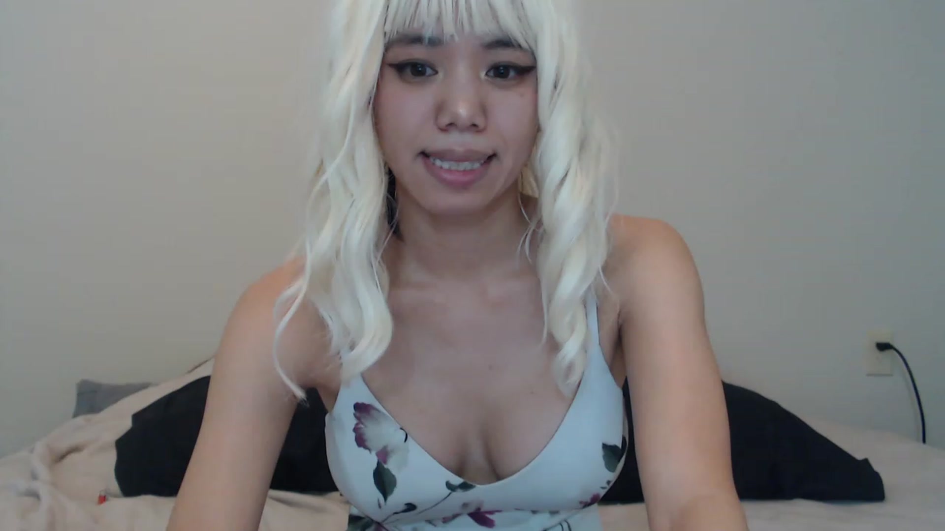 Gallery image thumbnail from LunariGoddess's myfreecams stream on, 12/23/2022, 21:30 image 5 of 20