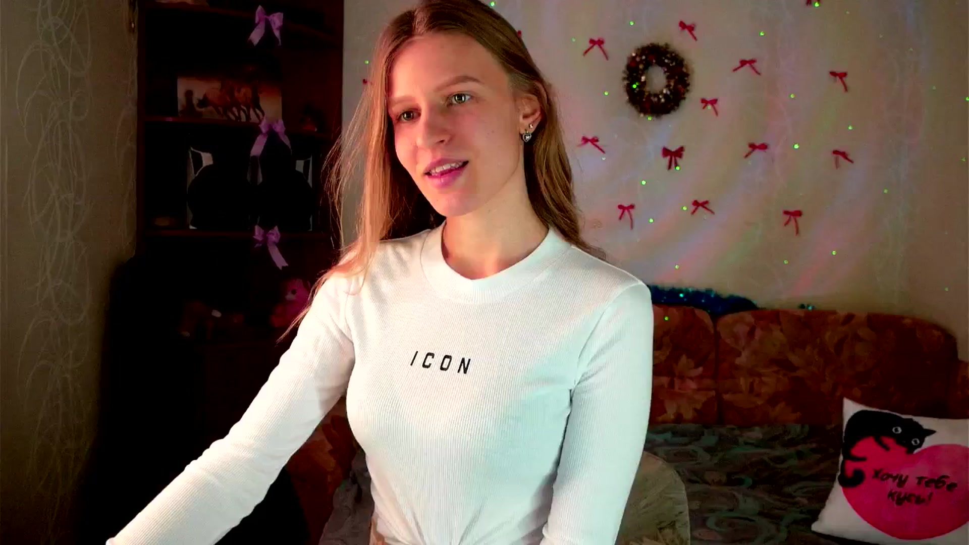 Gallery image thumbnail from Lunaria_a's myfreecams stream on, 02/25/2026, 12:37 image 1 of 20