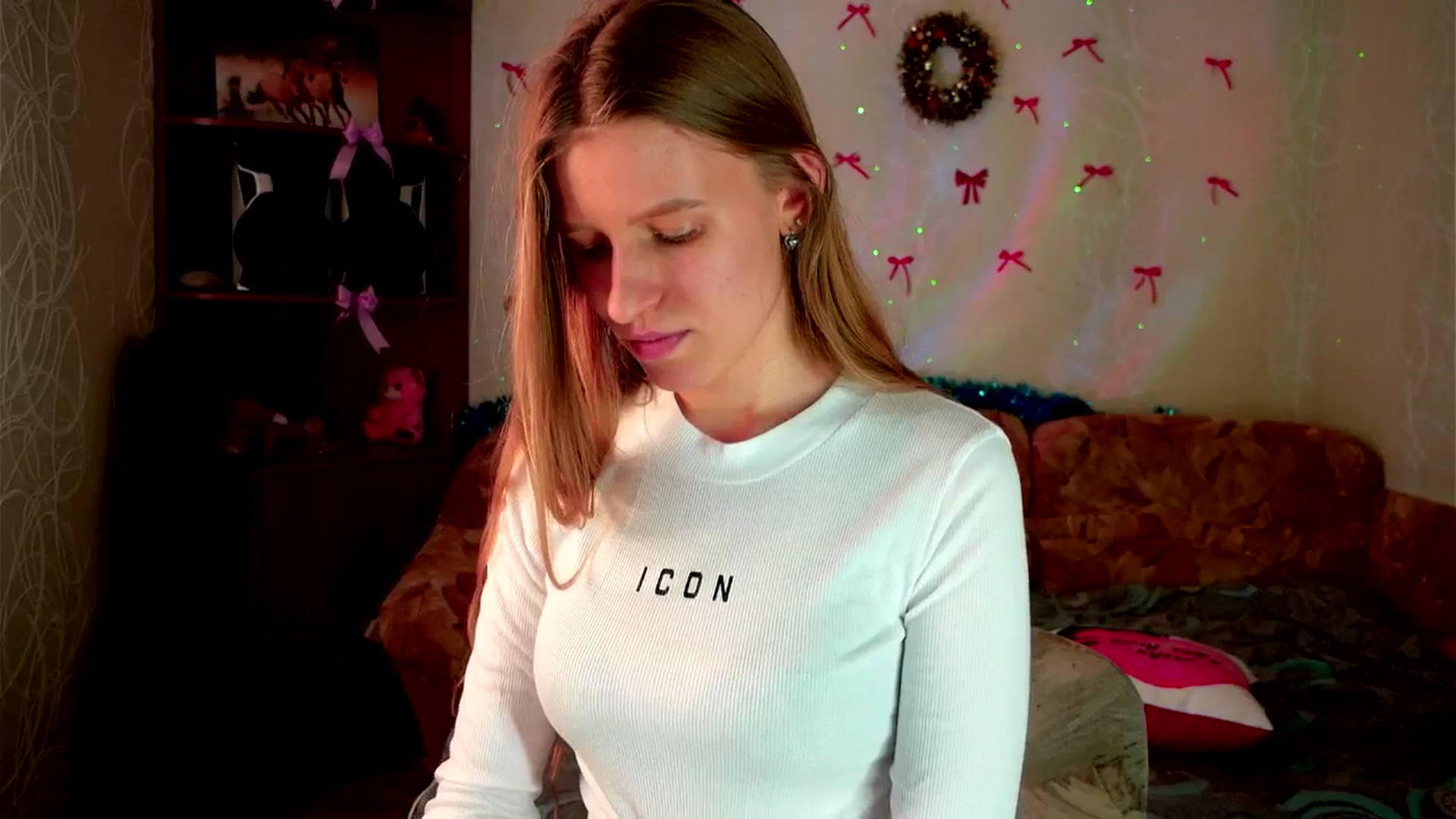 Gallery image thumbnail from Lunaria_a's myfreecams stream on, 02/25/2026, 12:37 image 17 of 20