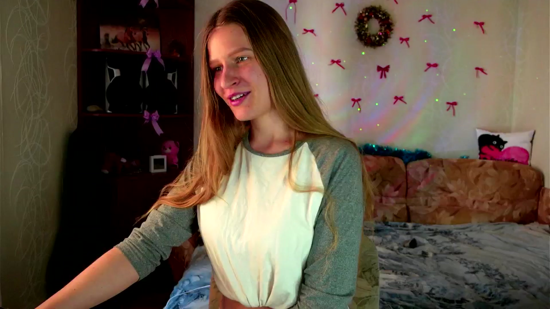 Gallery image thumbnail from Lunaria_a's myfreecams stream on, 03/05/2026, 11:06 image 15 of 20
