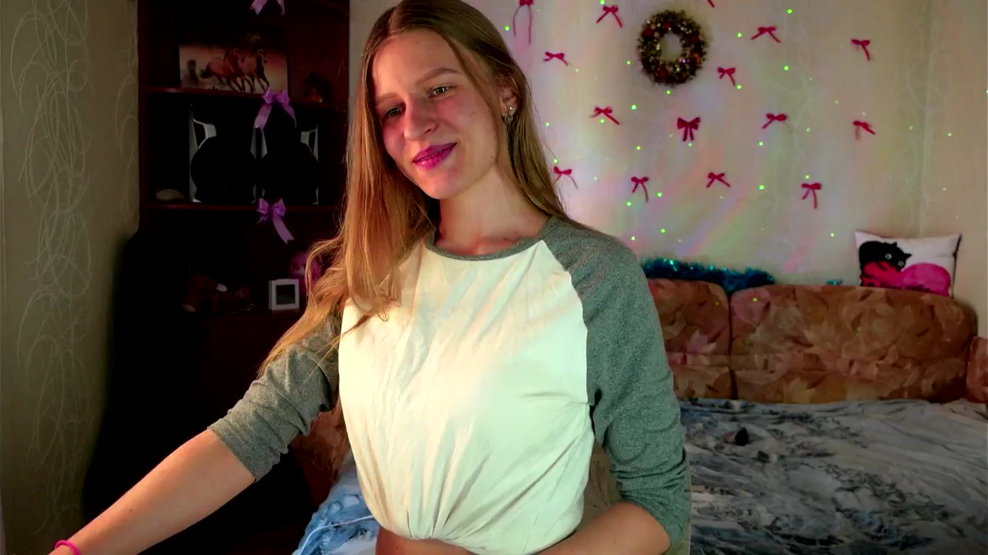 Gallery image thumbnail from Lunaria_a's myfreecams stream on, 03/05/2026, 11:06 image 4 of 20