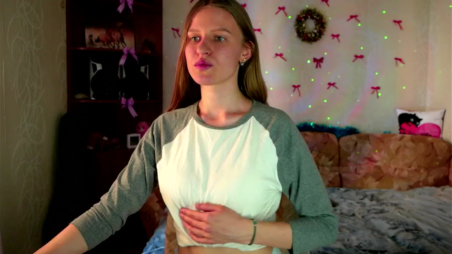 Gallery image thumbnail from Lunaria_a's myfreecams stream on, 03/05/2026, 11:48 image 7 of 20