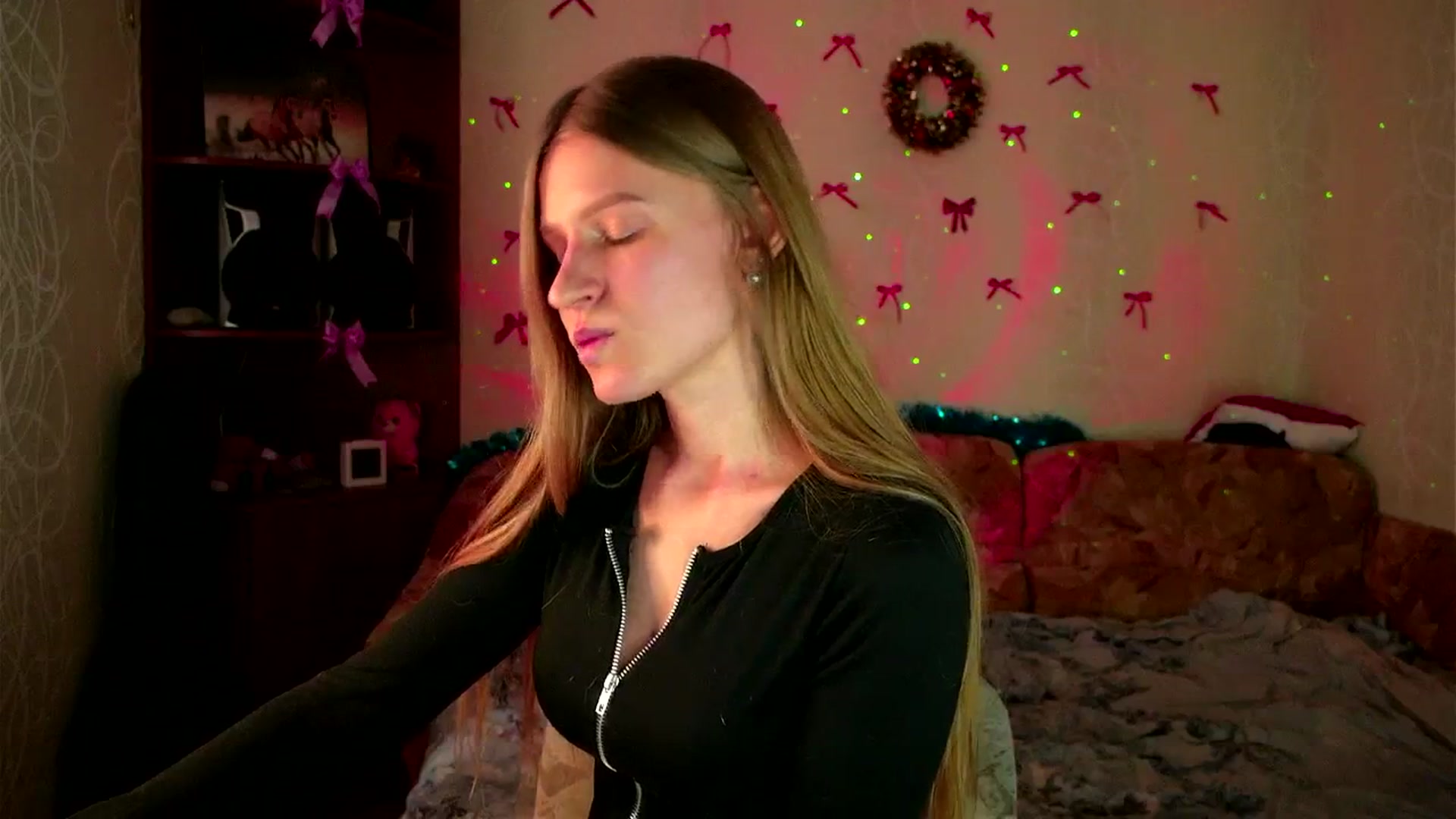 Gallery image thumbnail from Lunaria_a's myfreecams stream on, 03/06/2026, 11:54 image 12 of 20