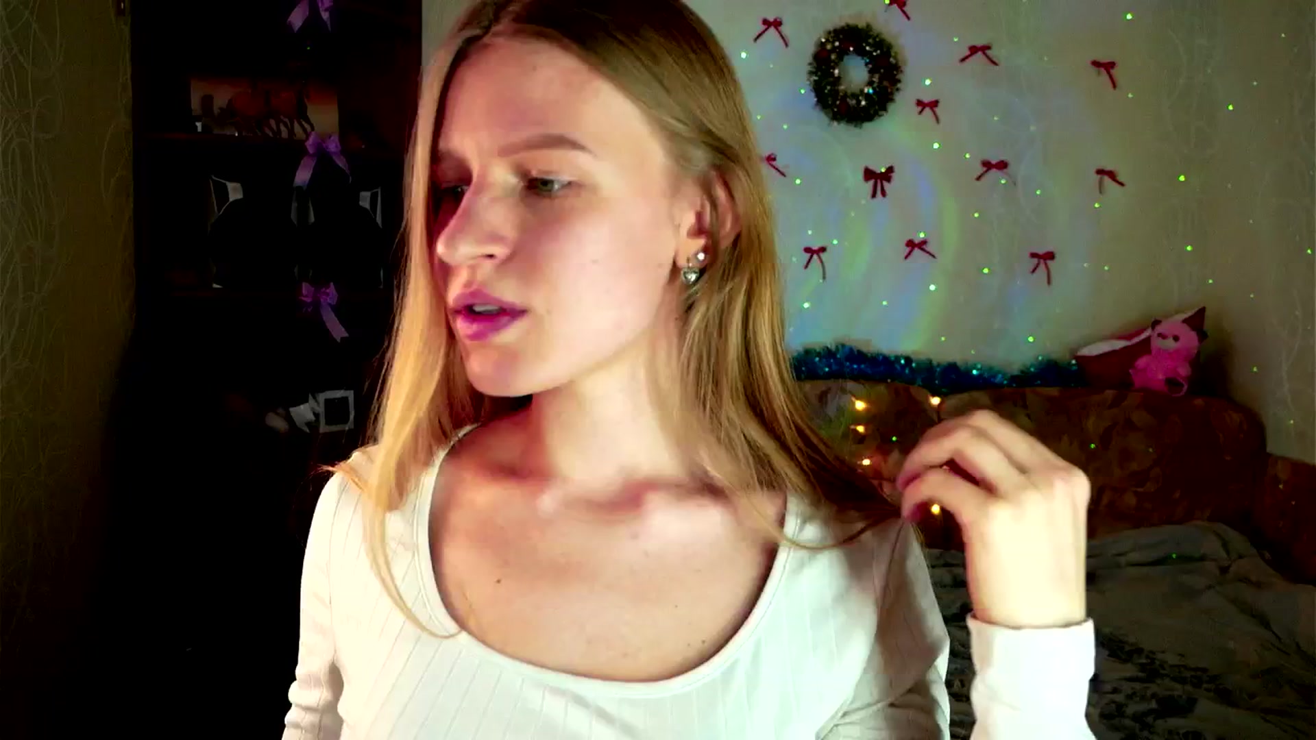 Gallery image thumbnail from Lunaria_a's myfreecams stream on, 03/09/2026, 11:08 image 4 of 20