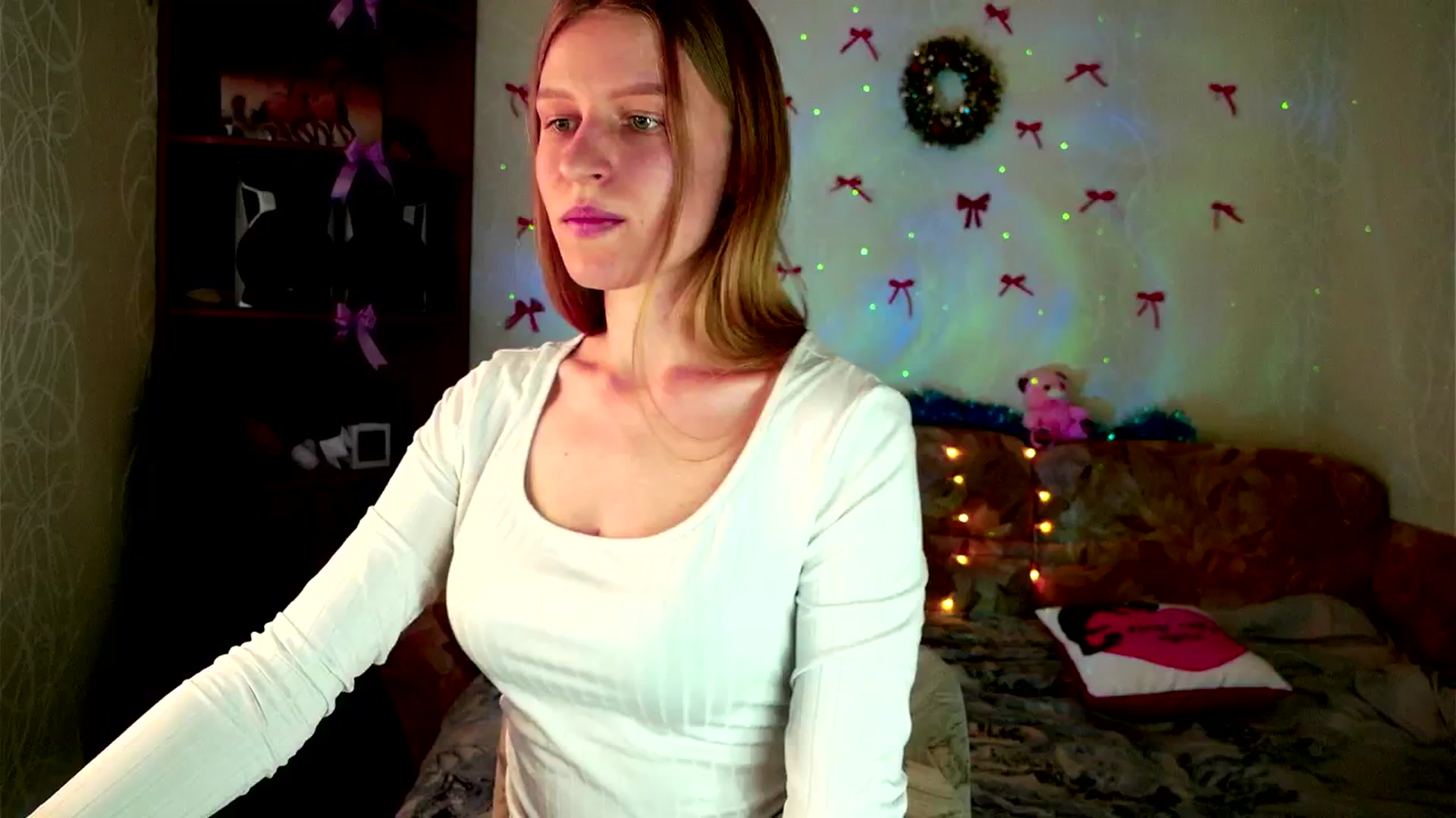 Gallery image thumbnail from Lunaria_a's myfreecams stream on, 03/09/2026, 12:45 image 1 of 20