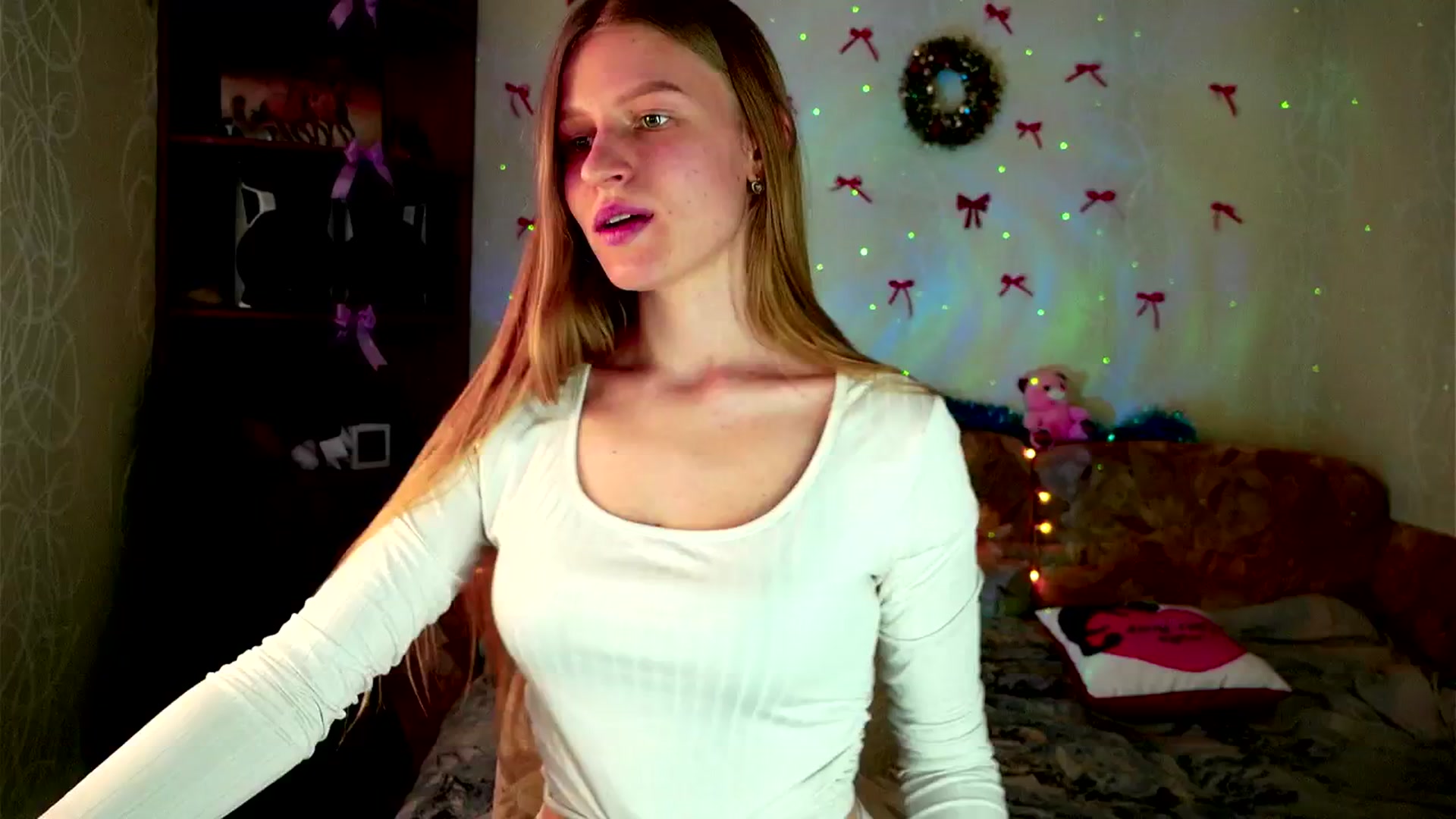 Gallery image thumbnail from Lunaria_a's myfreecams stream on, 03/09/2026, 12:45 image 3 of 20