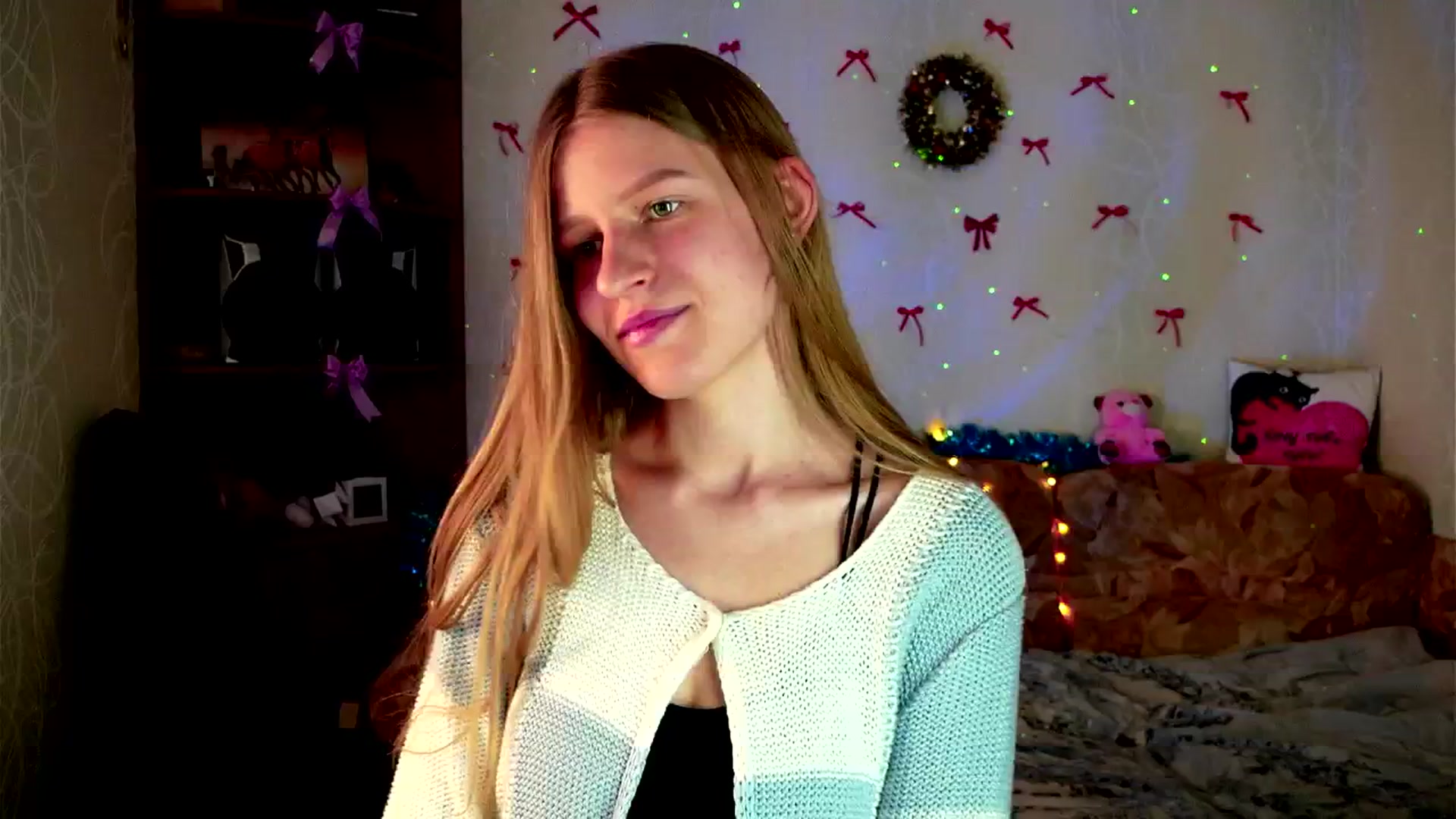 Gallery image thumbnail from Lunaria_a's myfreecams stream on, 03/11/2026, 11:38 image 12 of 20