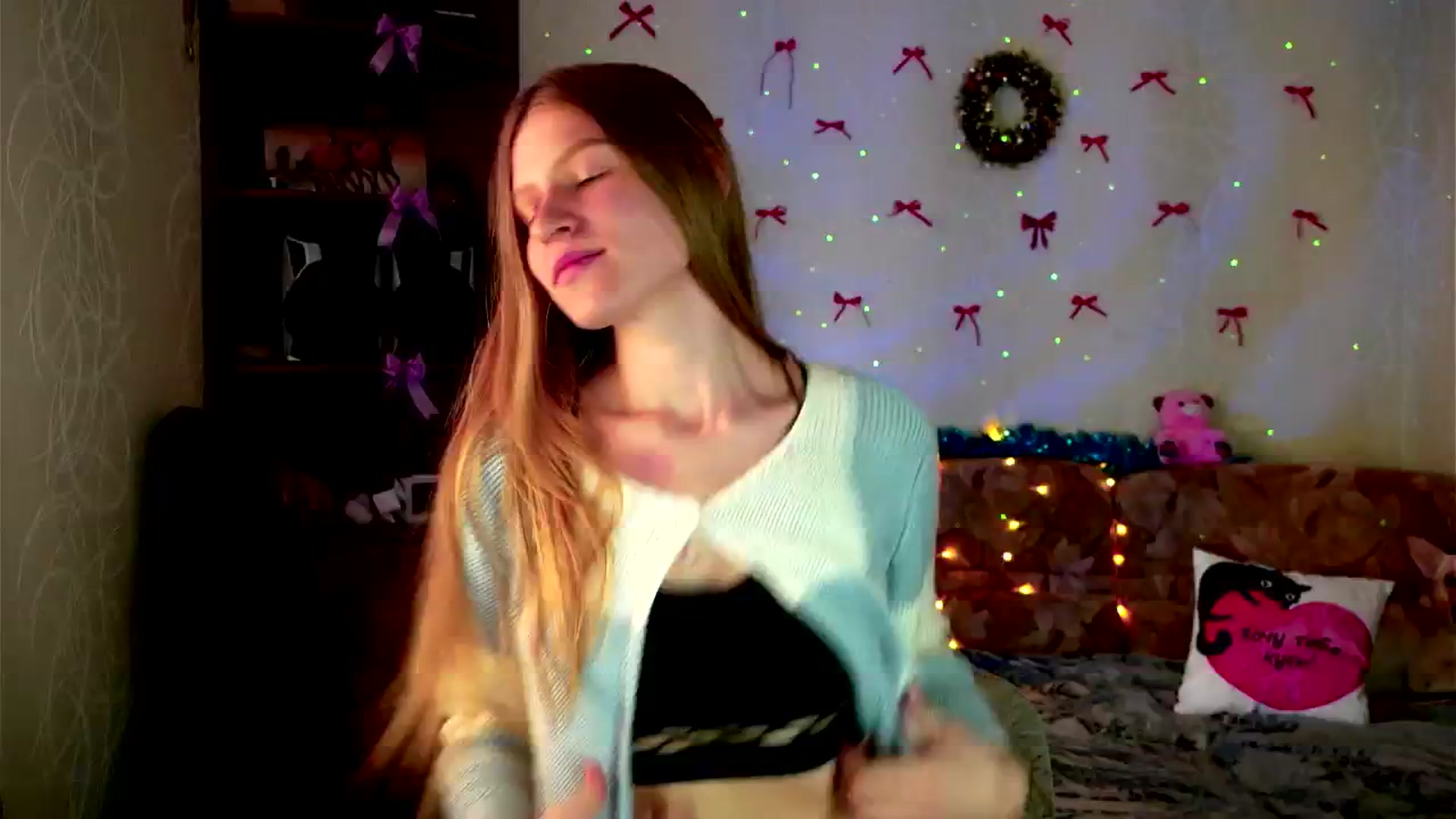 Gallery image thumbnail from Lunaria_a's myfreecams stream on, 03/11/2026, 11:38 image 17 of 20