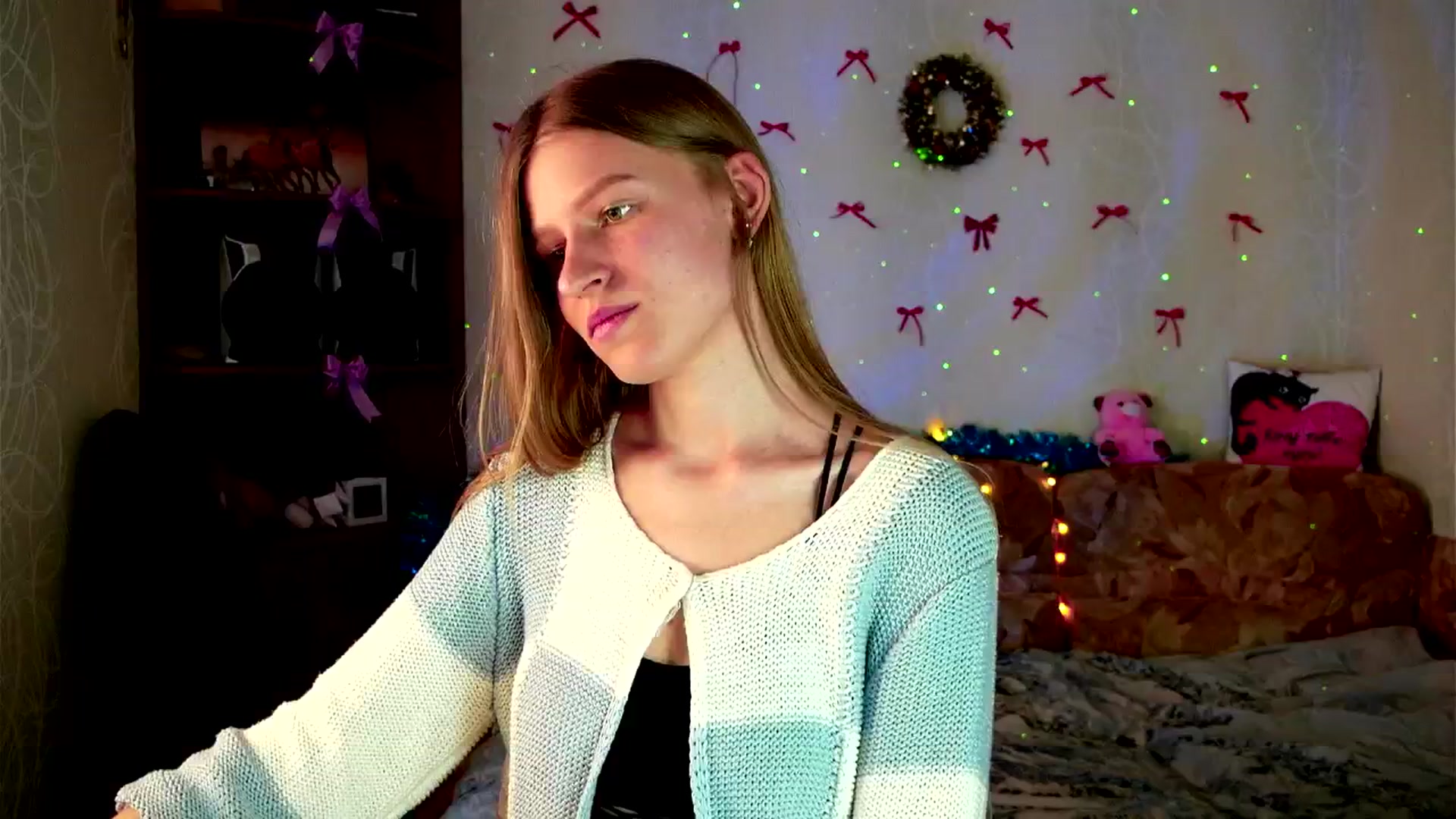 Gallery image thumbnail from Lunaria_a's myfreecams stream on, 03/11/2026, 11:38 image 11 of 20