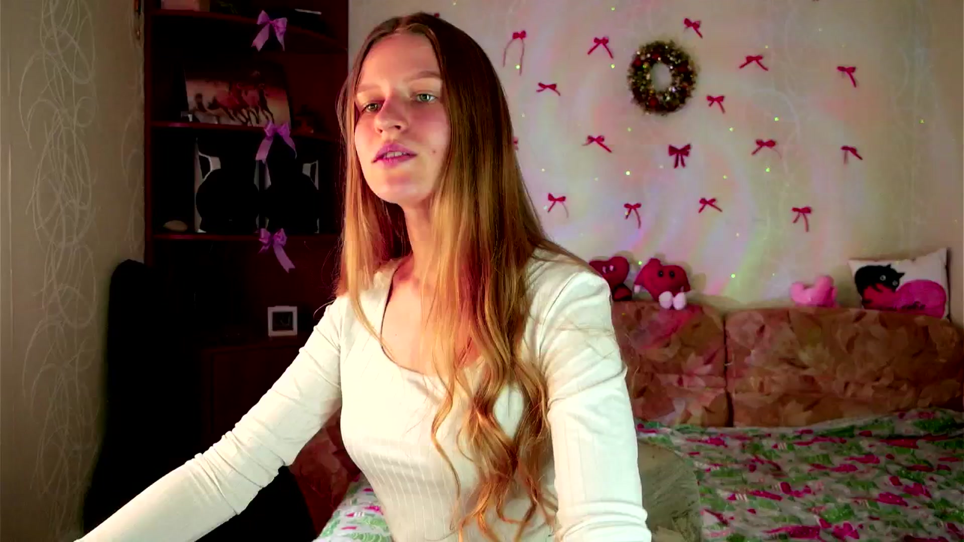 Gallery image thumbnail from Lunaria_a's myfreecams stream on, 03/19/2026, 10:35 image 14 of 20