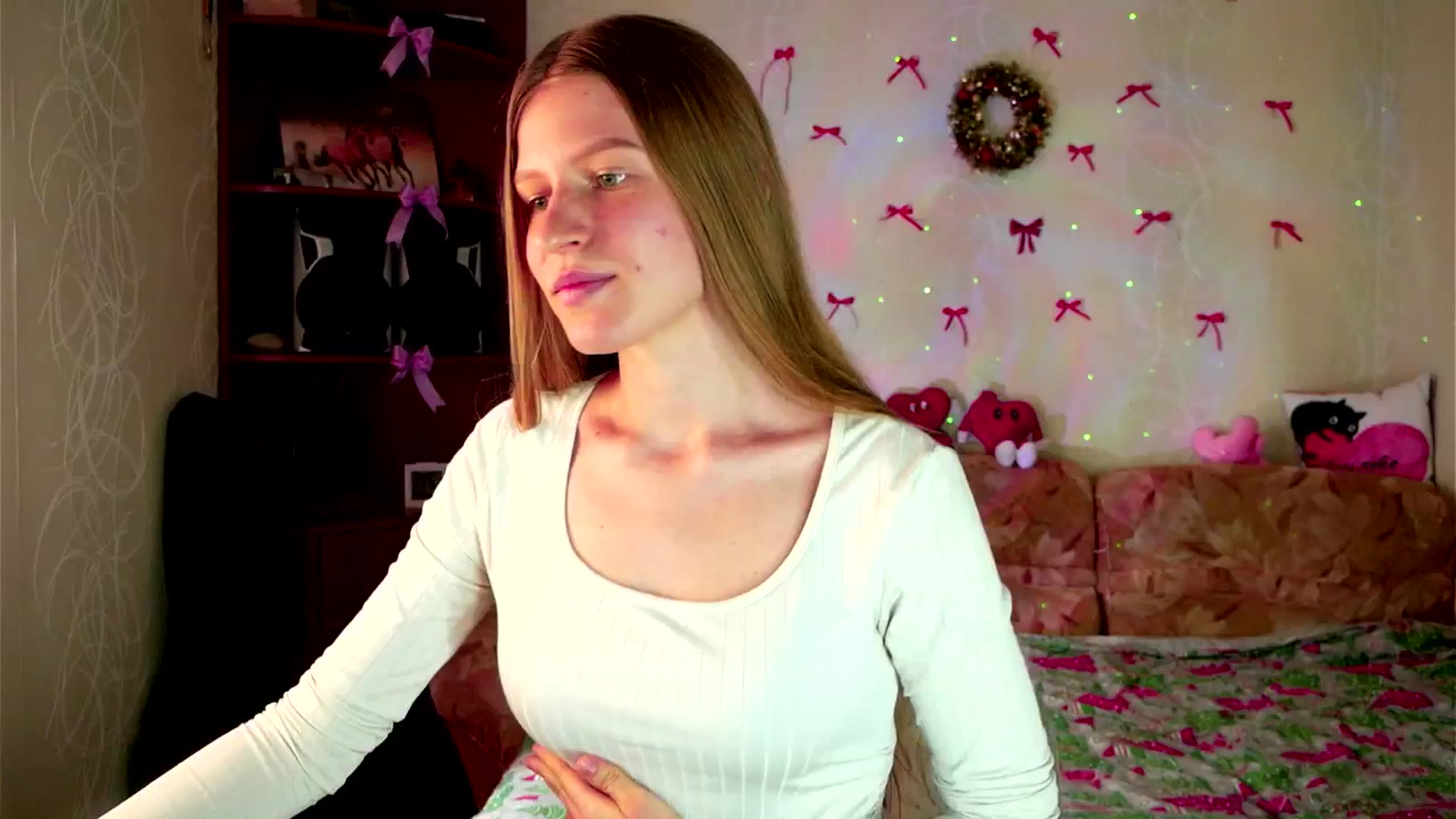 Gallery image thumbnail from Lunaria_a's myfreecams stream on, 03/19/2026, 10:35 image 11 of 20