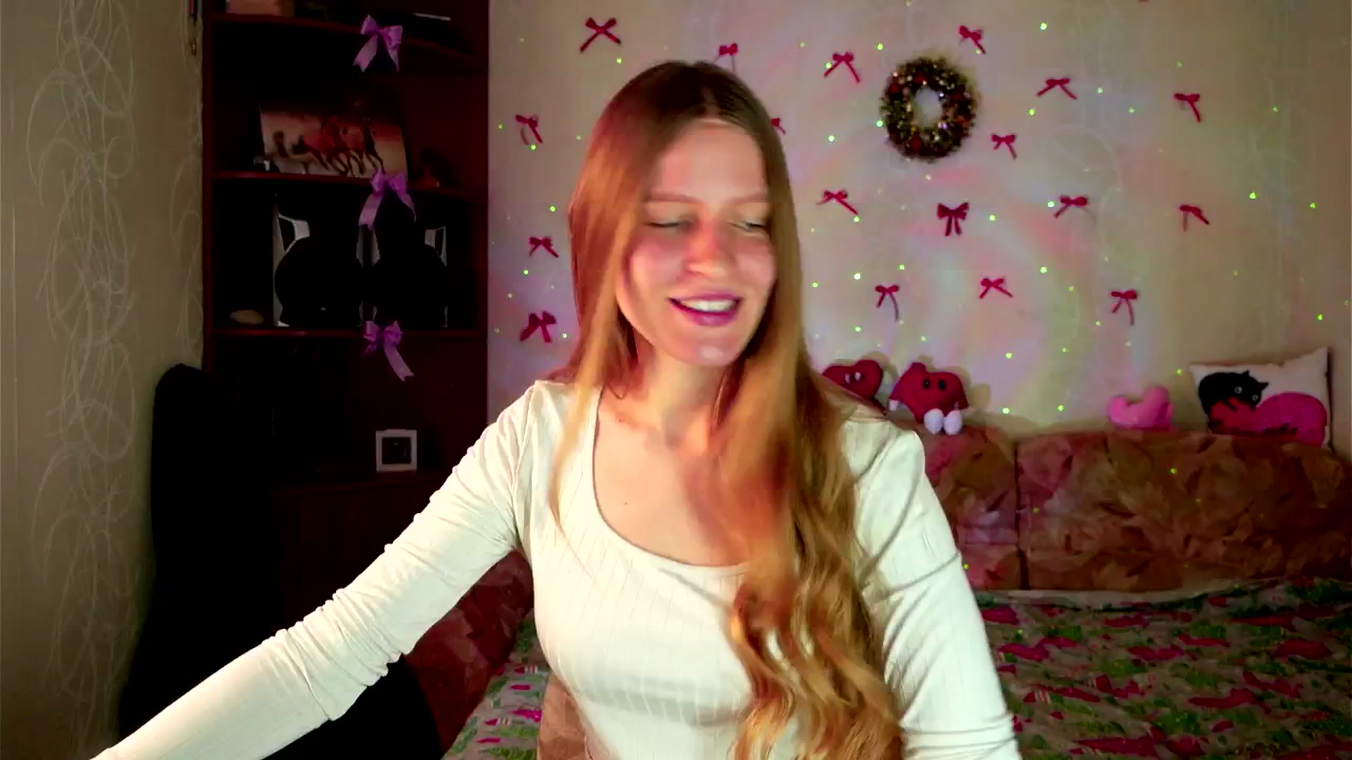 Gallery image thumbnail from Lunaria_a's myfreecams stream on, 03/19/2026, 10:35 image 8 of 20