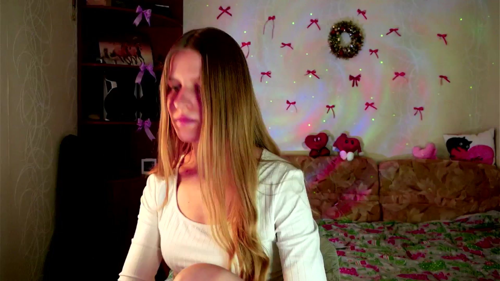 Gallery image thumbnail from Lunaria_a's myfreecams stream on, 03/19/2026, 12:27 image 14 of 20