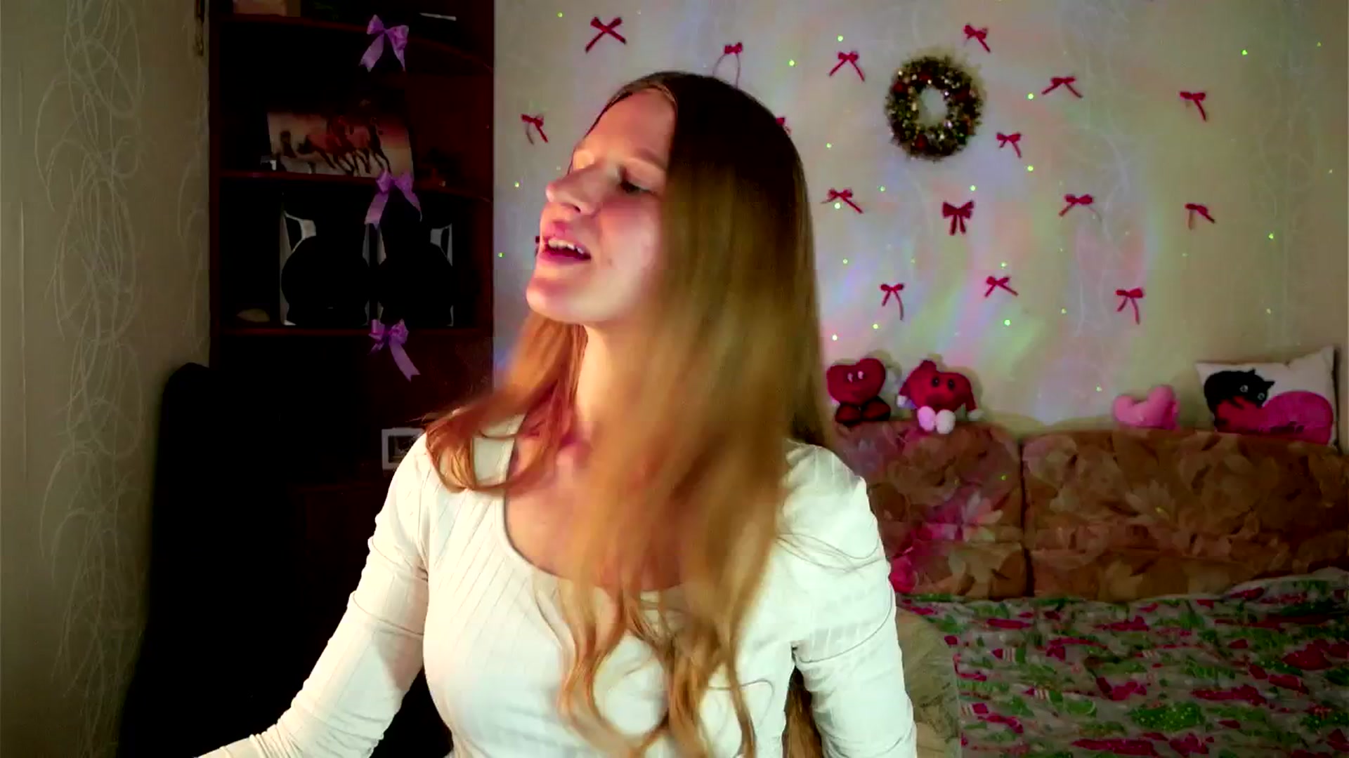 Gallery image thumbnail from Lunaria_a's myfreecams stream on, 03/19/2026, 12:27 image 8 of 20