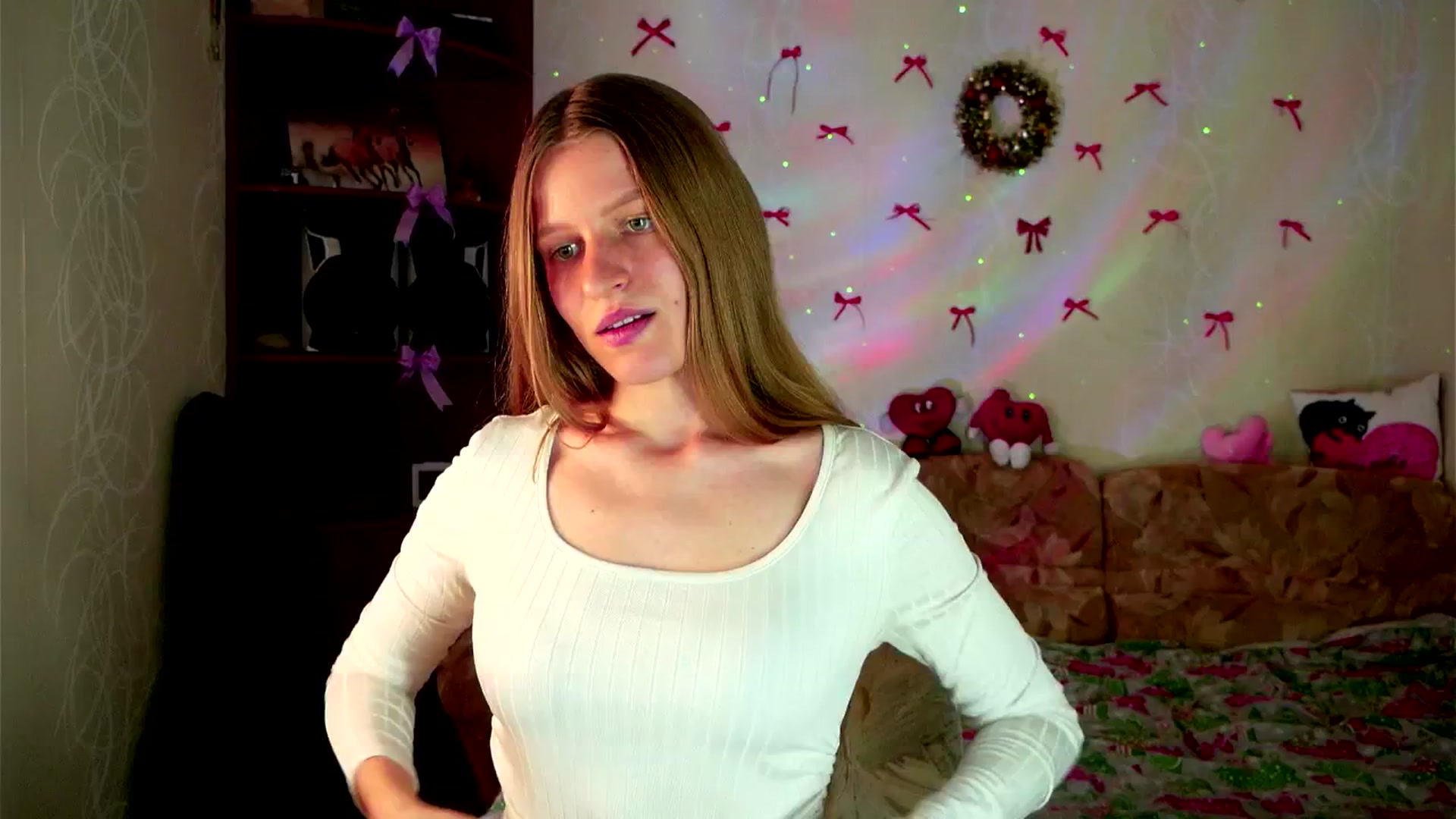 Gallery image thumbnail from Lunaria_a's myfreecams stream on, 03/19/2026, 12:27 image 3 of 20