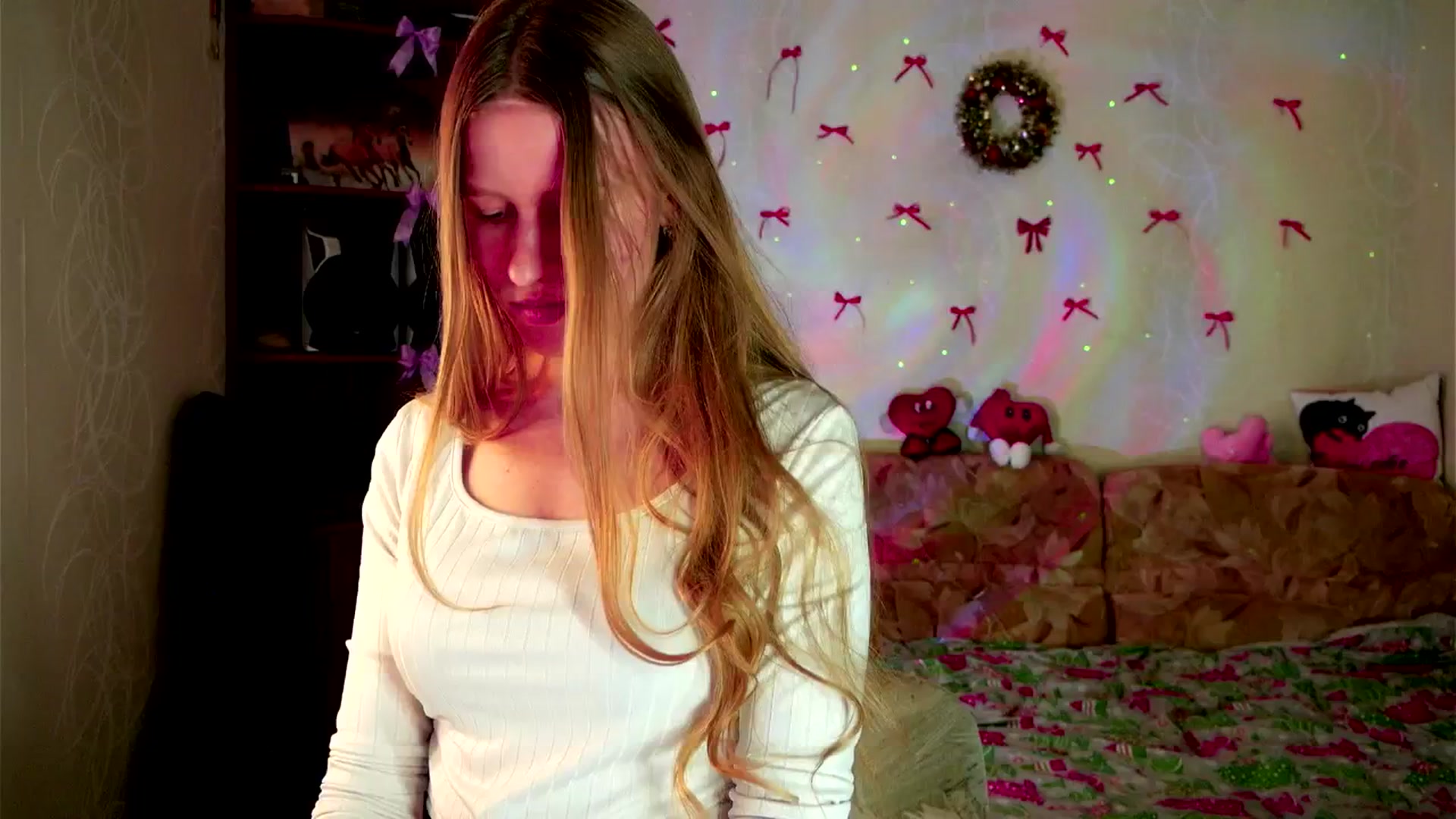 Gallery image thumbnail from Lunaria_a's myfreecams stream on, 03/19/2026, 12:27 image 15 of 20
