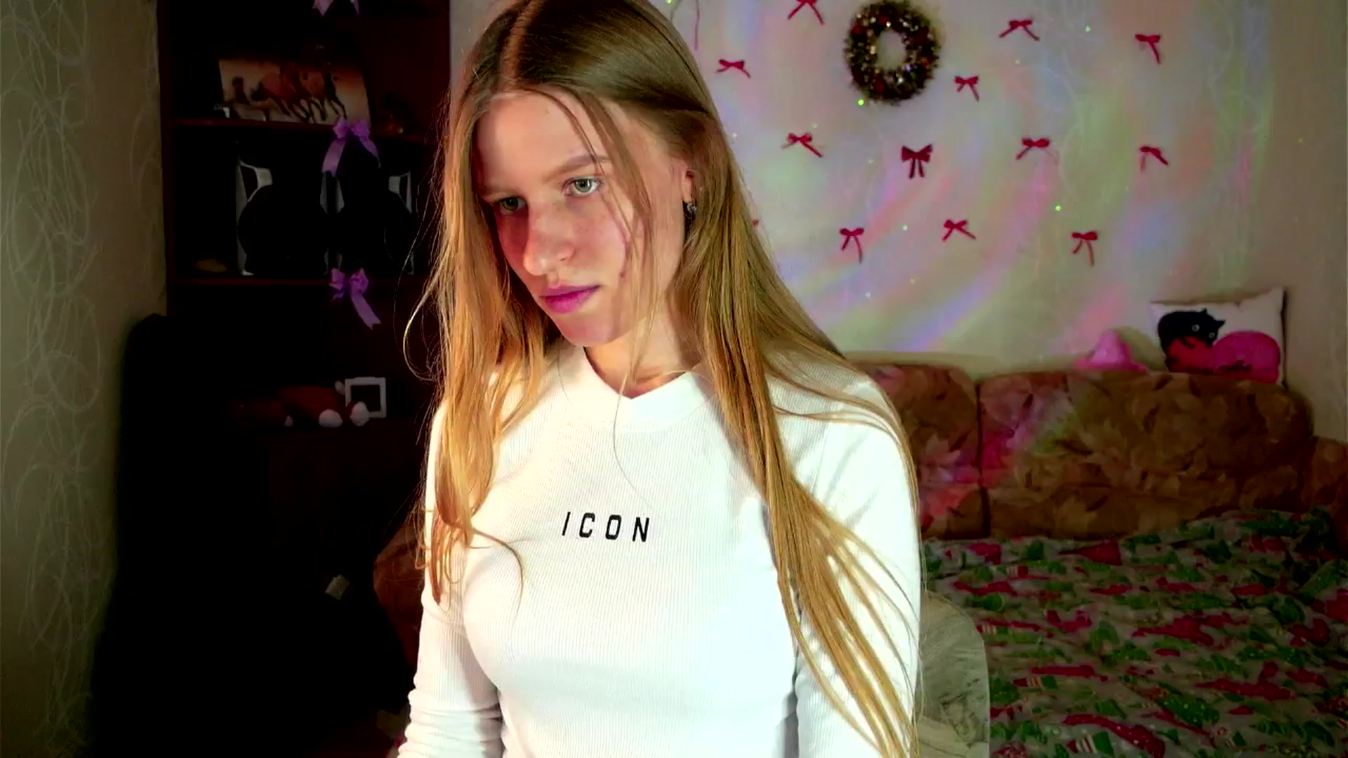 Gallery image thumbnail from Lunaria_a's myfreecams stream on, 03/20/2026, 12:47 image 17 of 20