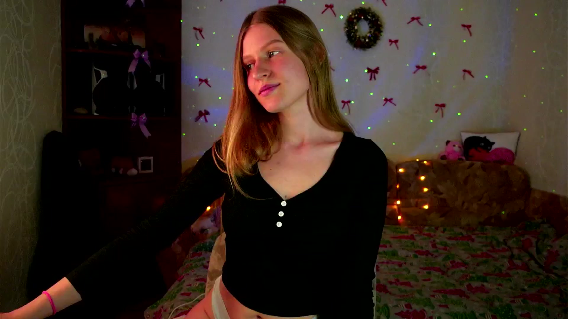 Gallery image thumbnail from Lunaria_a's myfreecams stream on, 03/31/2026, 10:39 image 6 of 20