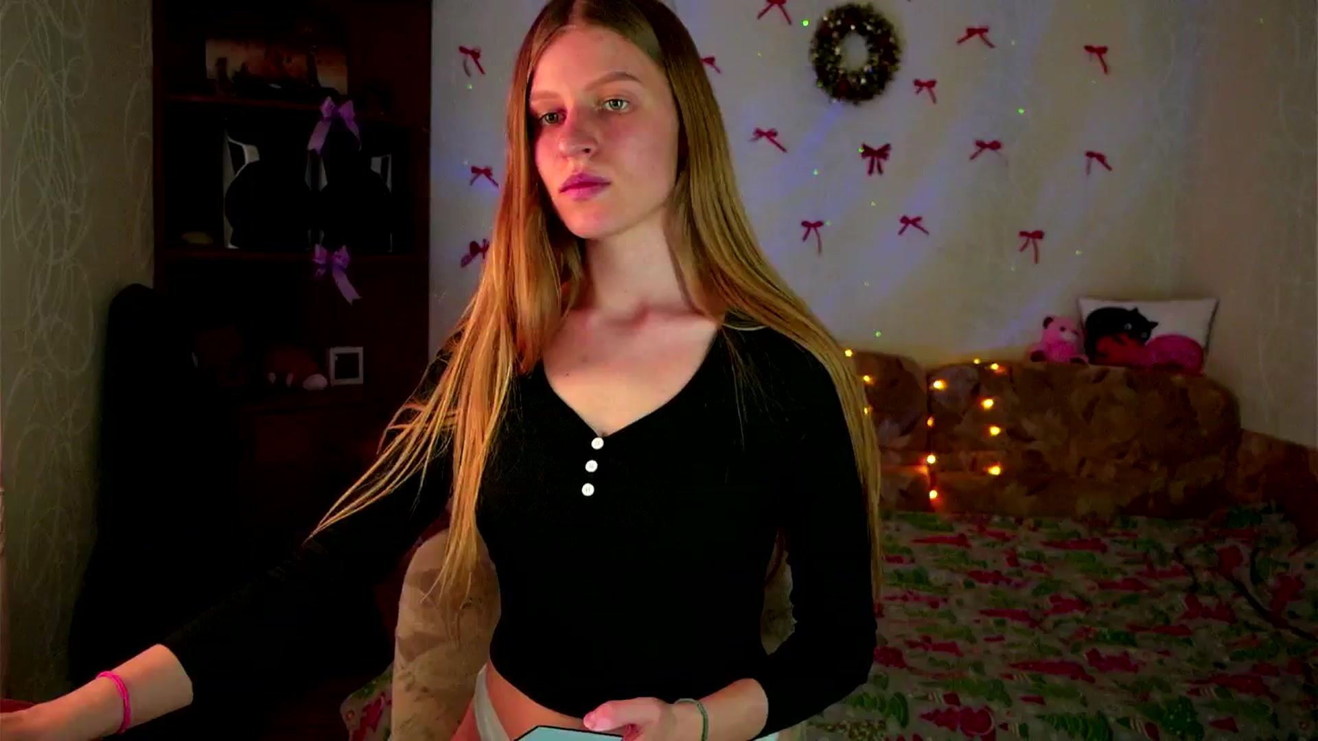 Gallery image thumbnail from Lunaria_a's myfreecams stream on, 03/31/2026, 10:39 image 16 of 20