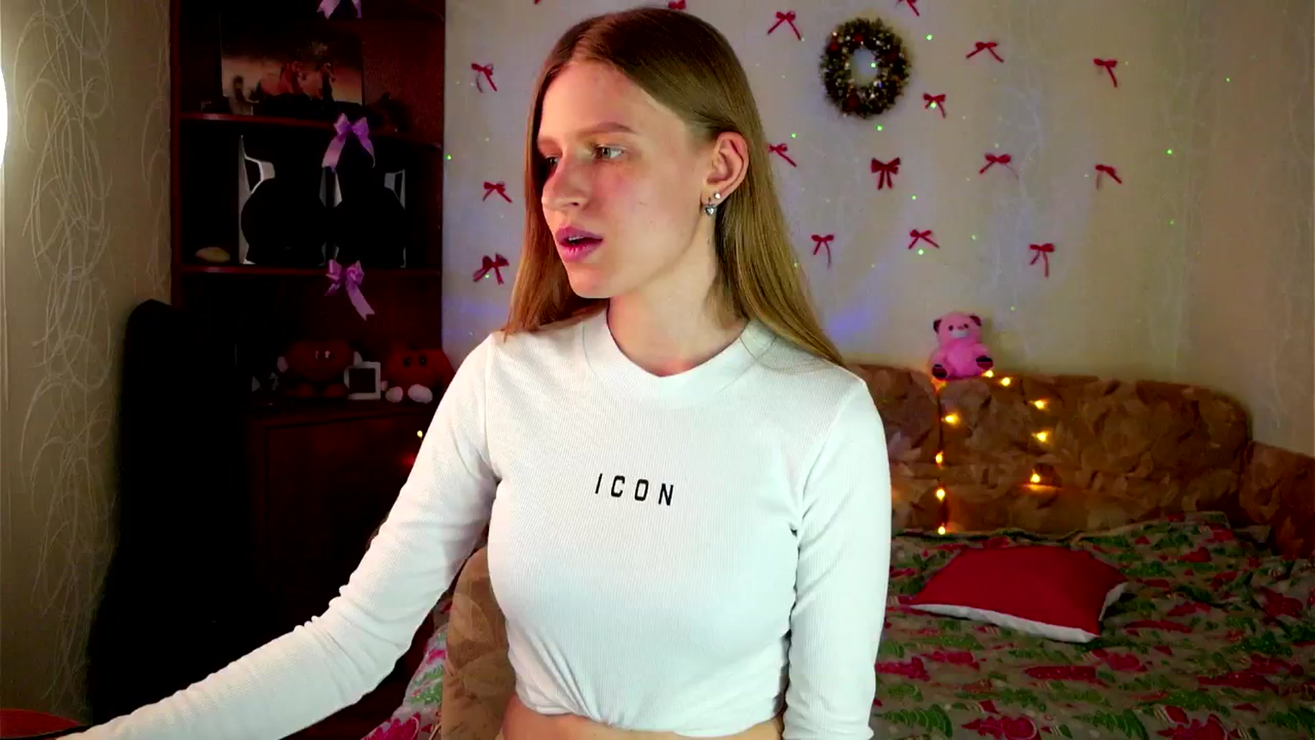 Gallery image thumbnail from Lunaria_a's myfreecams stream on, 04/02/2026, 11:33 image 8 of 20