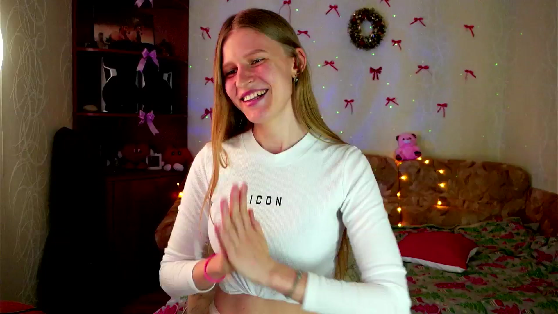 Gallery image thumbnail from Lunaria_a's myfreecams stream on, 04/02/2026, 11:33 image 9 of 20