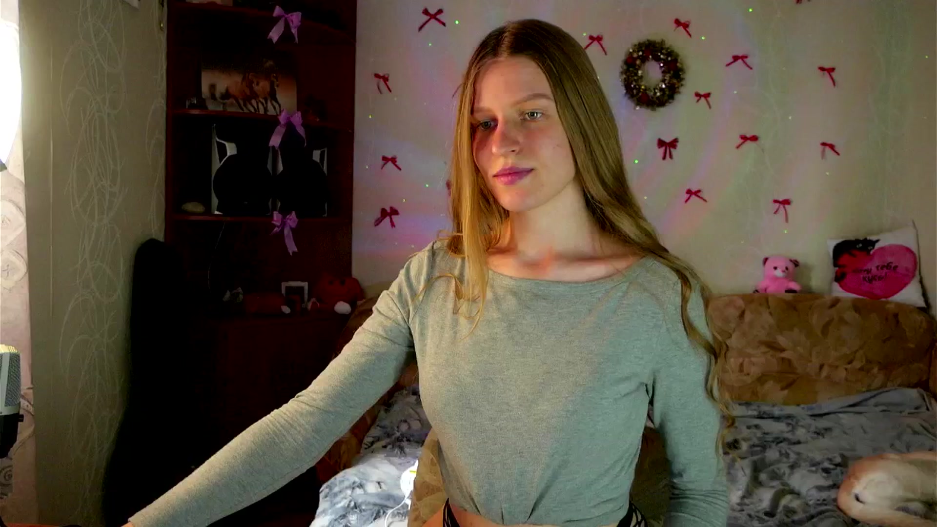 Gallery image thumbnail from Lunaria_a's myfreecams stream on, 04/09/2026, 12:31 image 3 of 20