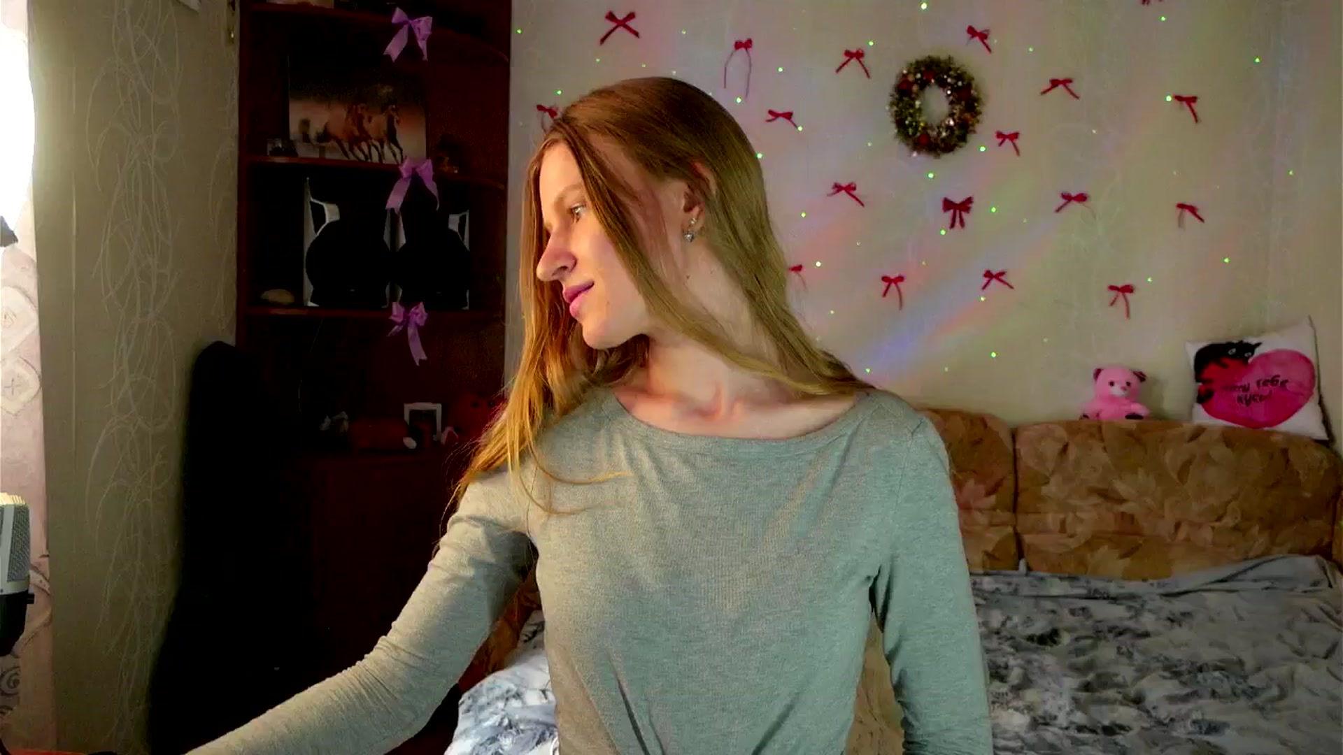 Gallery image thumbnail from Lunaria_a's myfreecams stream on, 04/09/2026, 12:31 image 7 of 20