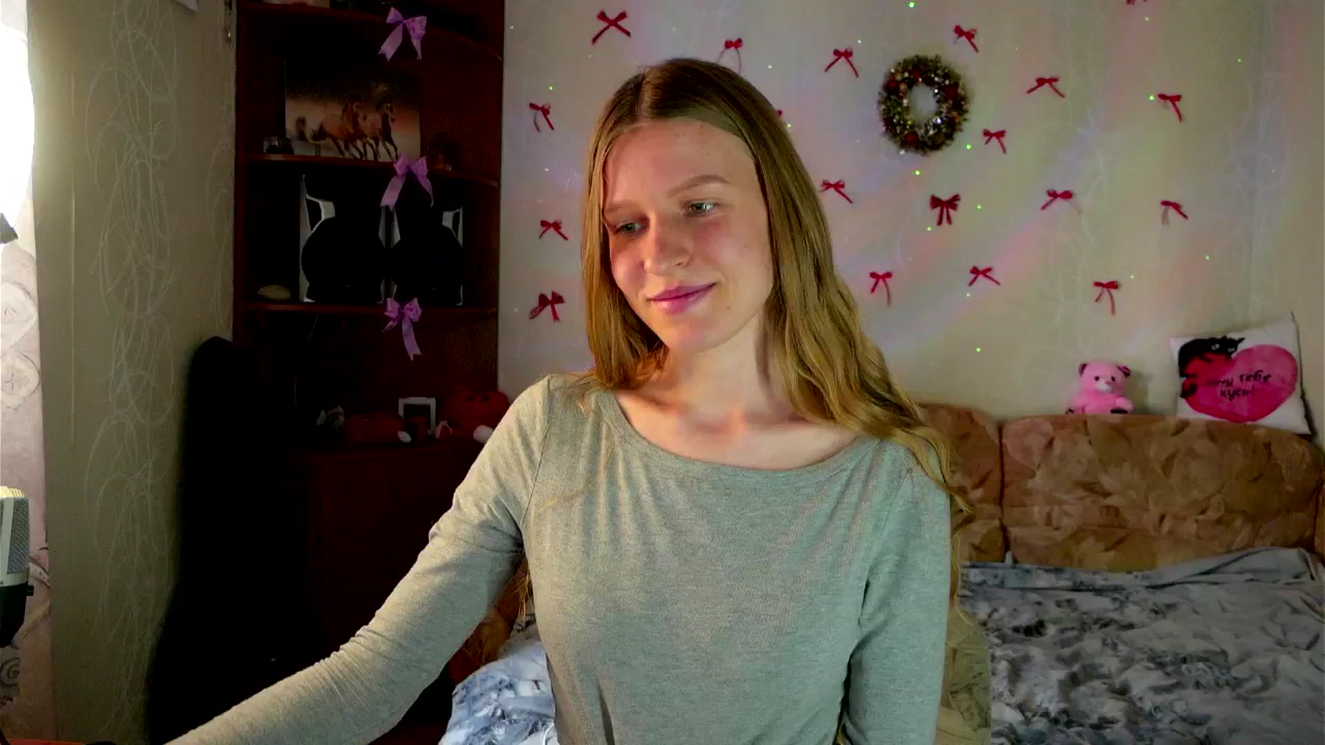 Gallery image thumbnail from Lunaria_a's myfreecams stream on, 04/09/2026, 12:31 image 8 of 20