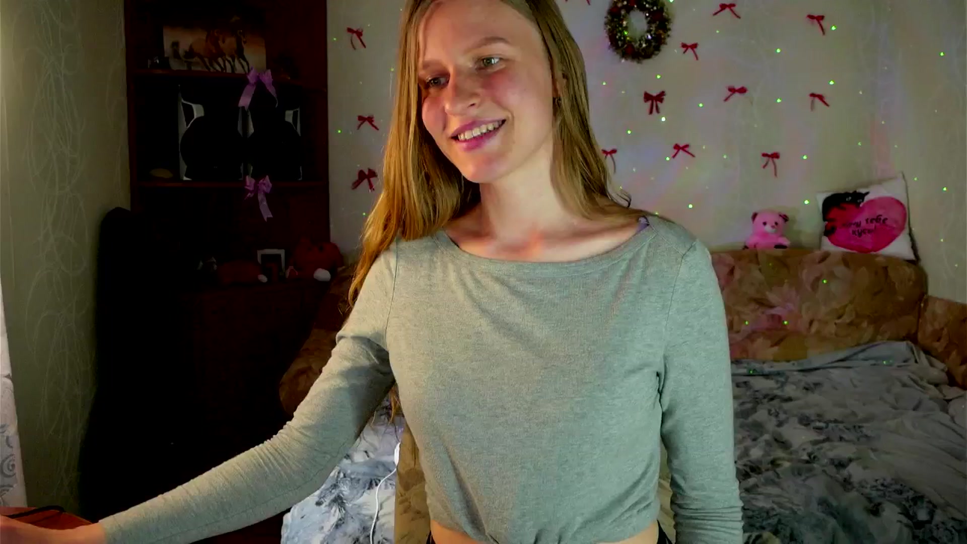 Gallery image thumbnail from Lunaria_a's myfreecams stream on, 04/09/2026, 13:16 image 12 of 20