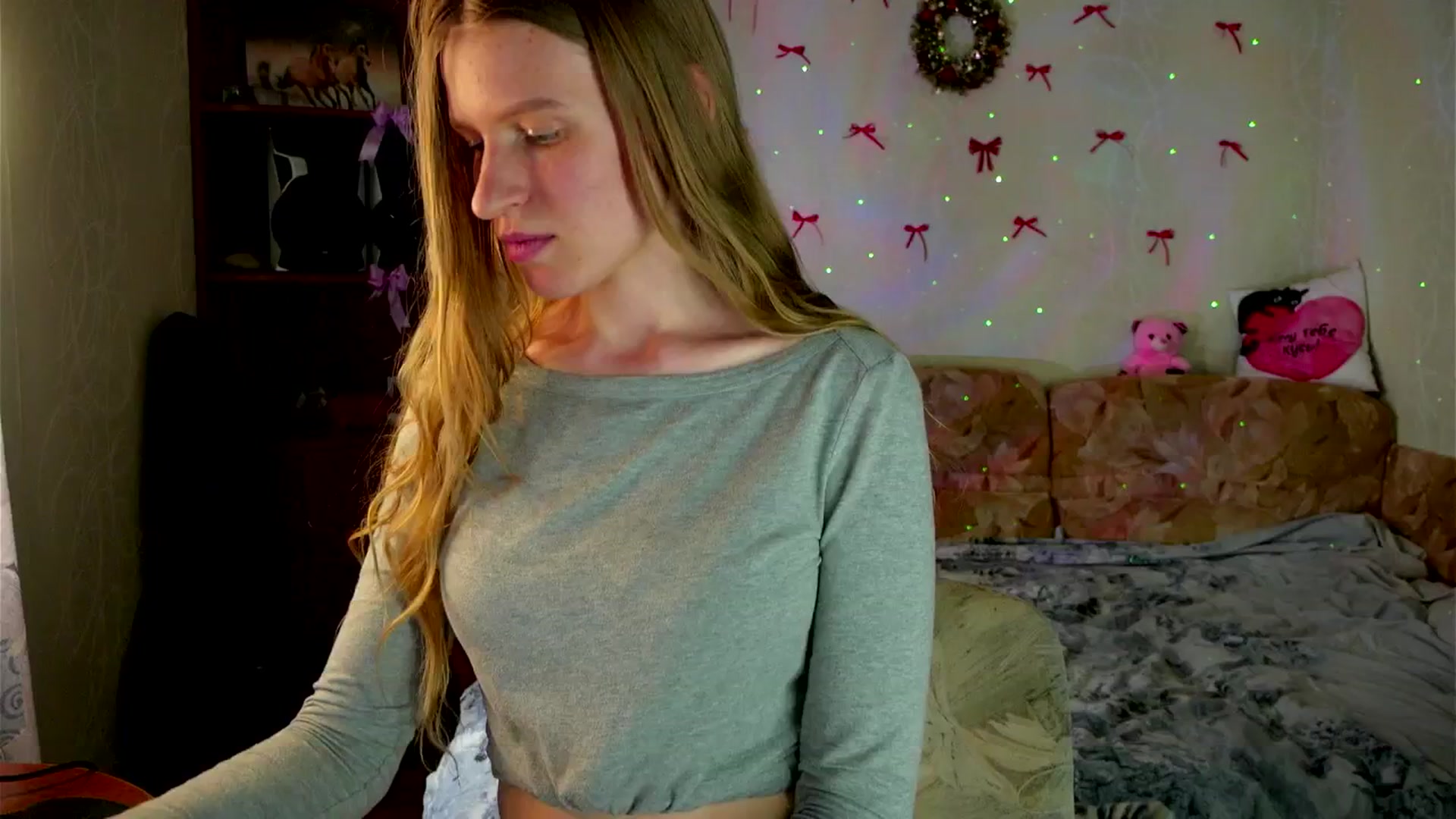 Gallery image thumbnail from Lunaria_a's myfreecams stream on, 04/09/2026, 13:16 image 13 of 20