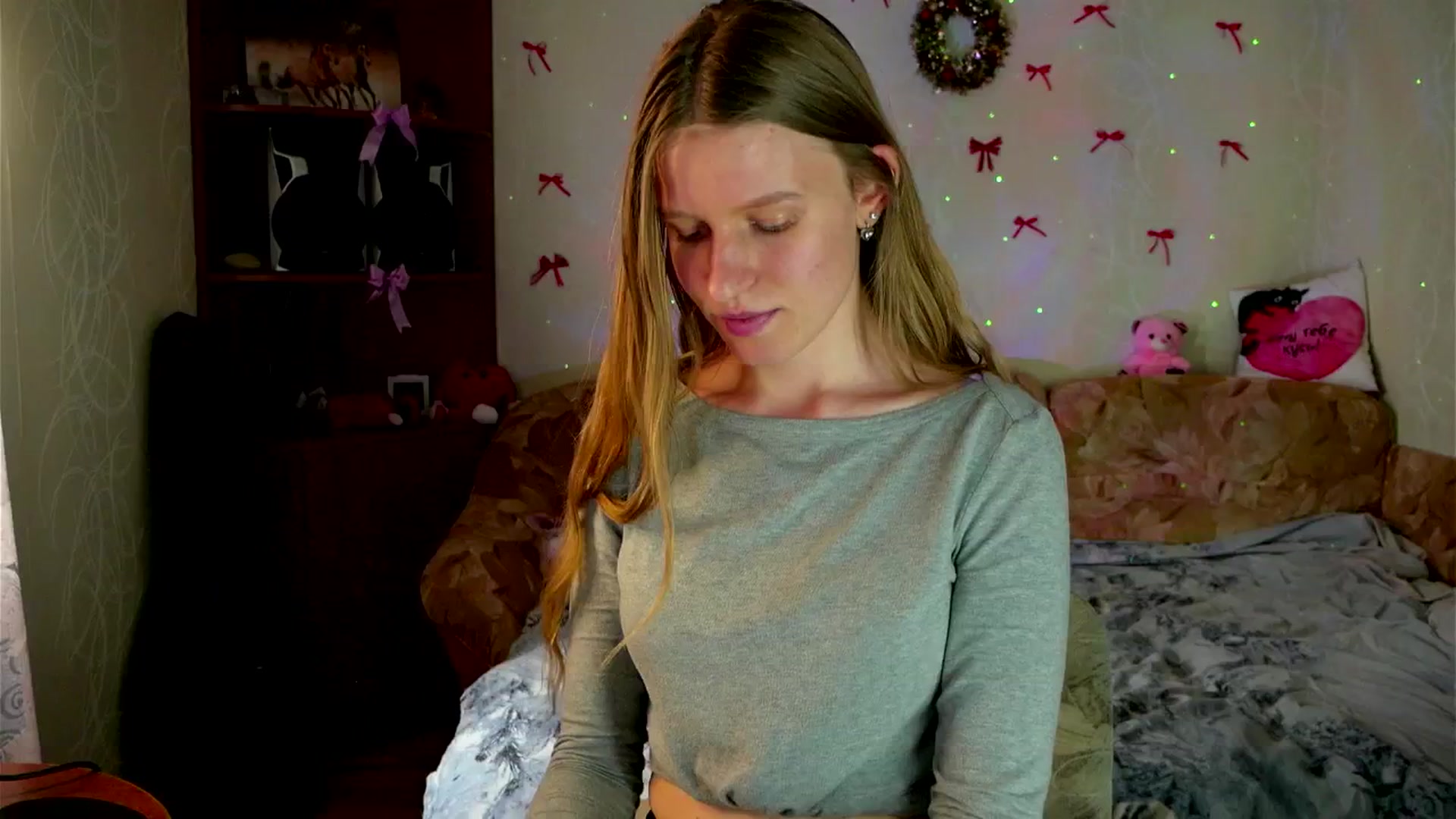 Gallery image thumbnail from Lunaria_a's myfreecams stream on, 04/09/2026, 13:16 image 17 of 20