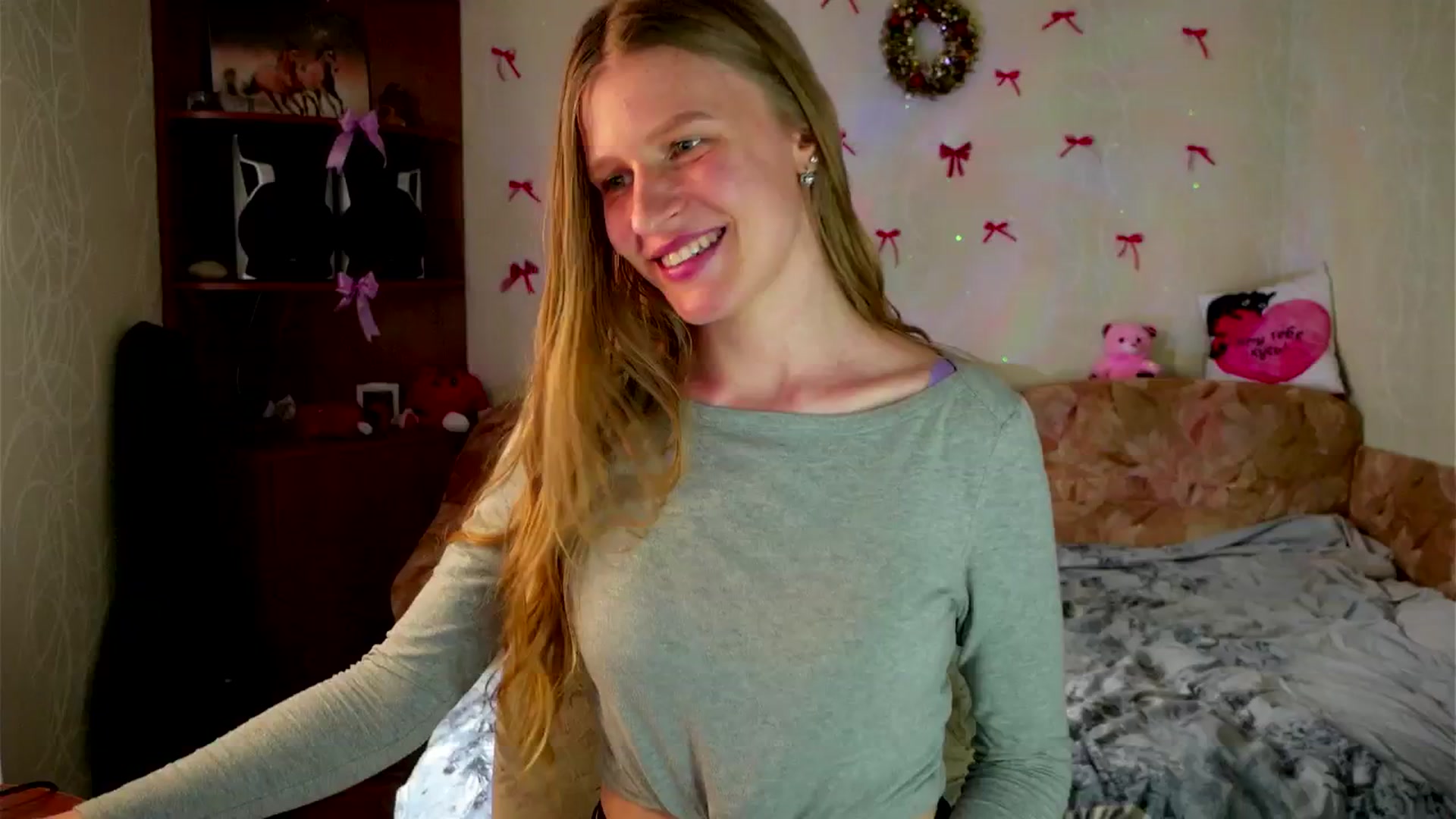 Gallery image thumbnail from Lunaria_a's myfreecams stream on, 04/09/2026, 13:16 image 1 of 20