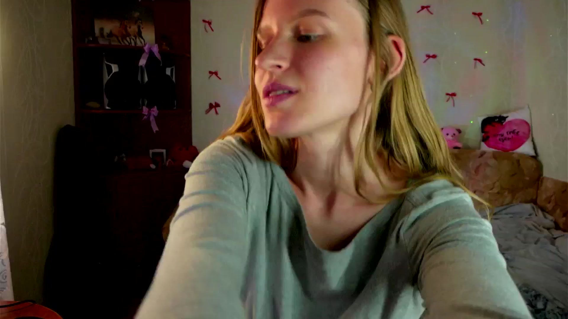 Gallery image thumbnail from Lunaria_a's myfreecams stream on, 04/09/2026, 13:16 image 9 of 20