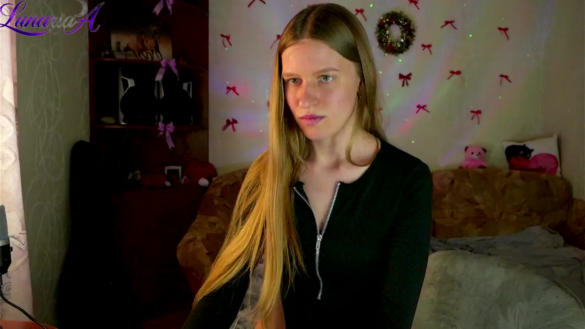 Gallery image thumbnail from Lunaria_a's myfreecams stream on, 04/10/2026, 12:13 image 12 of 20