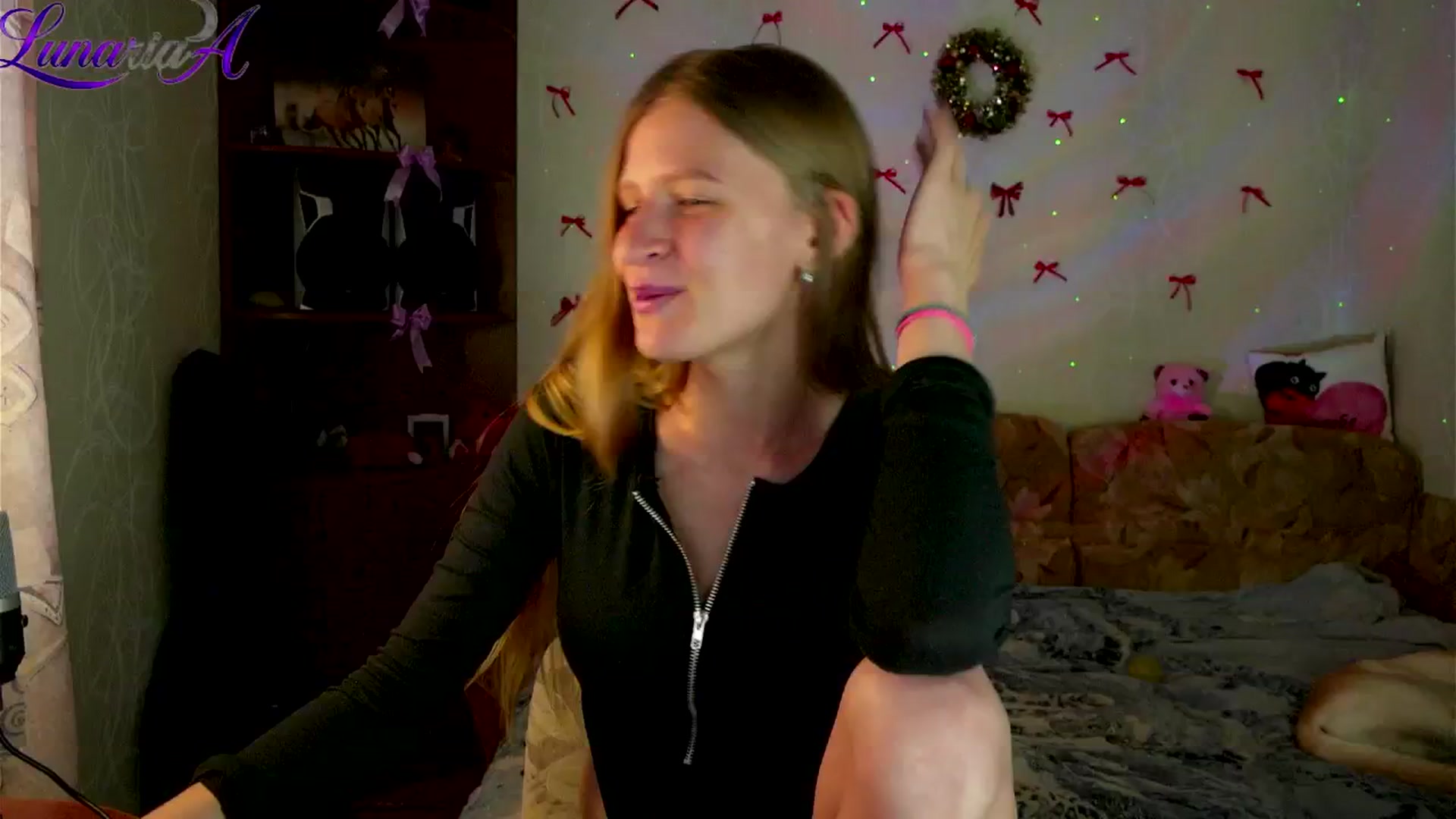 Gallery image thumbnail from Lunaria_a's myfreecams stream on, 04/10/2026, 12:13 image 2 of 20